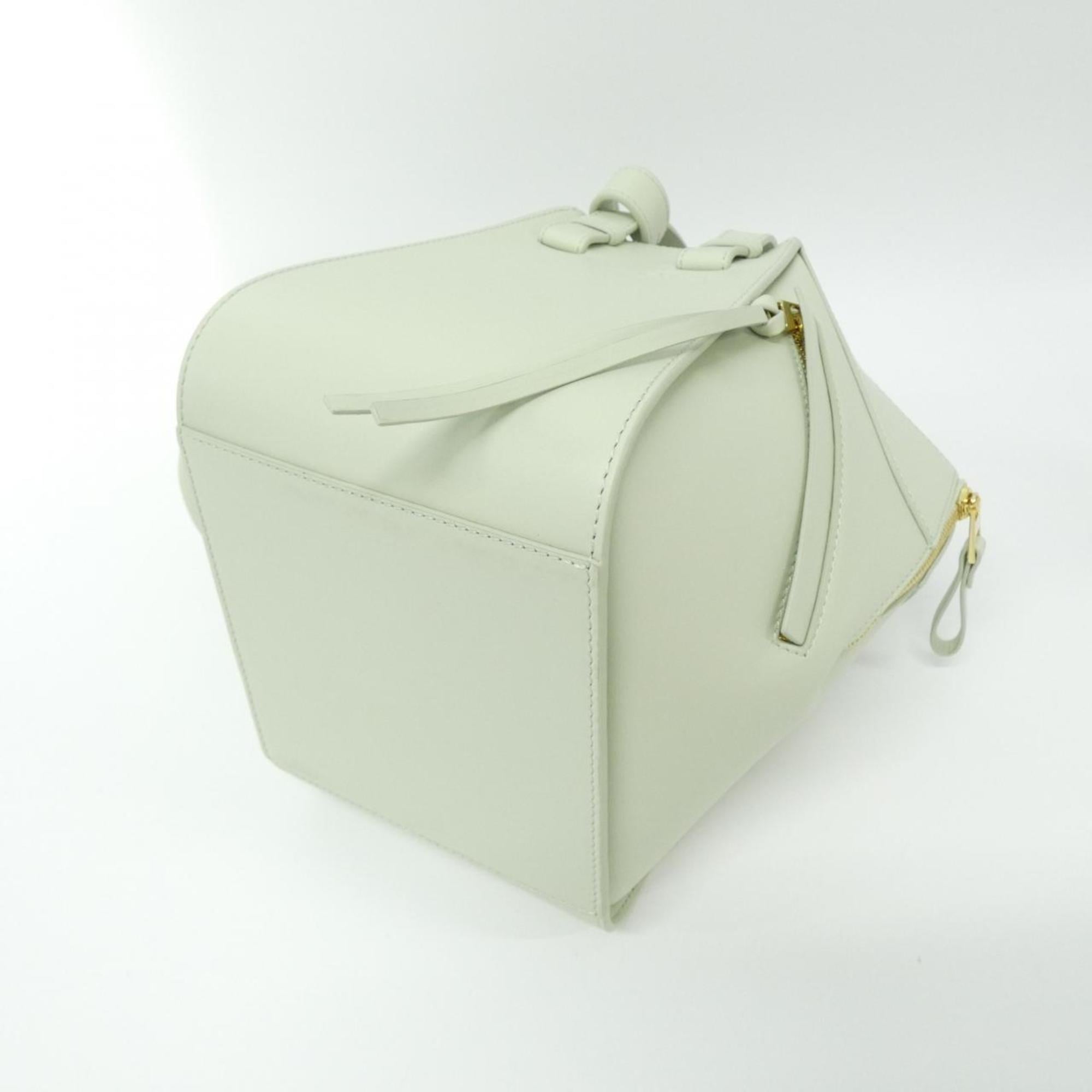 Loewe Light Green Leather Shoulder Bag (Pre-Owned)