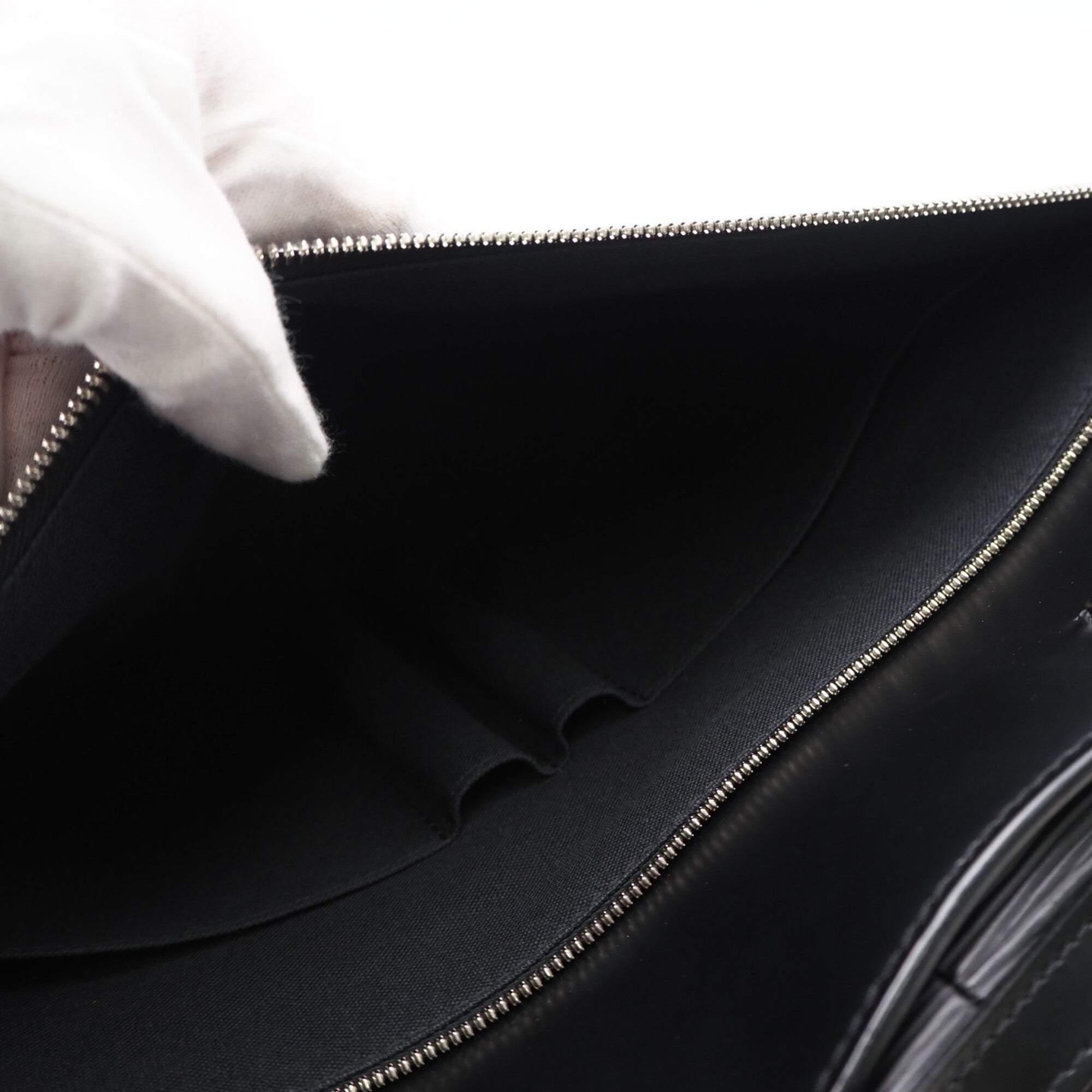 Louis Vuitton Black Noir Leather Briefcase (Pre-Owned)