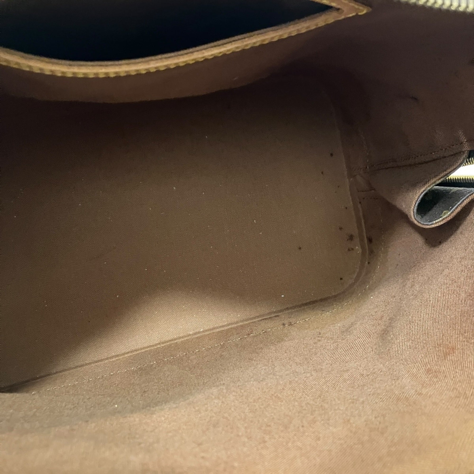 Louis Vuitton Brown Monogram Handbag (Pre-Owned)