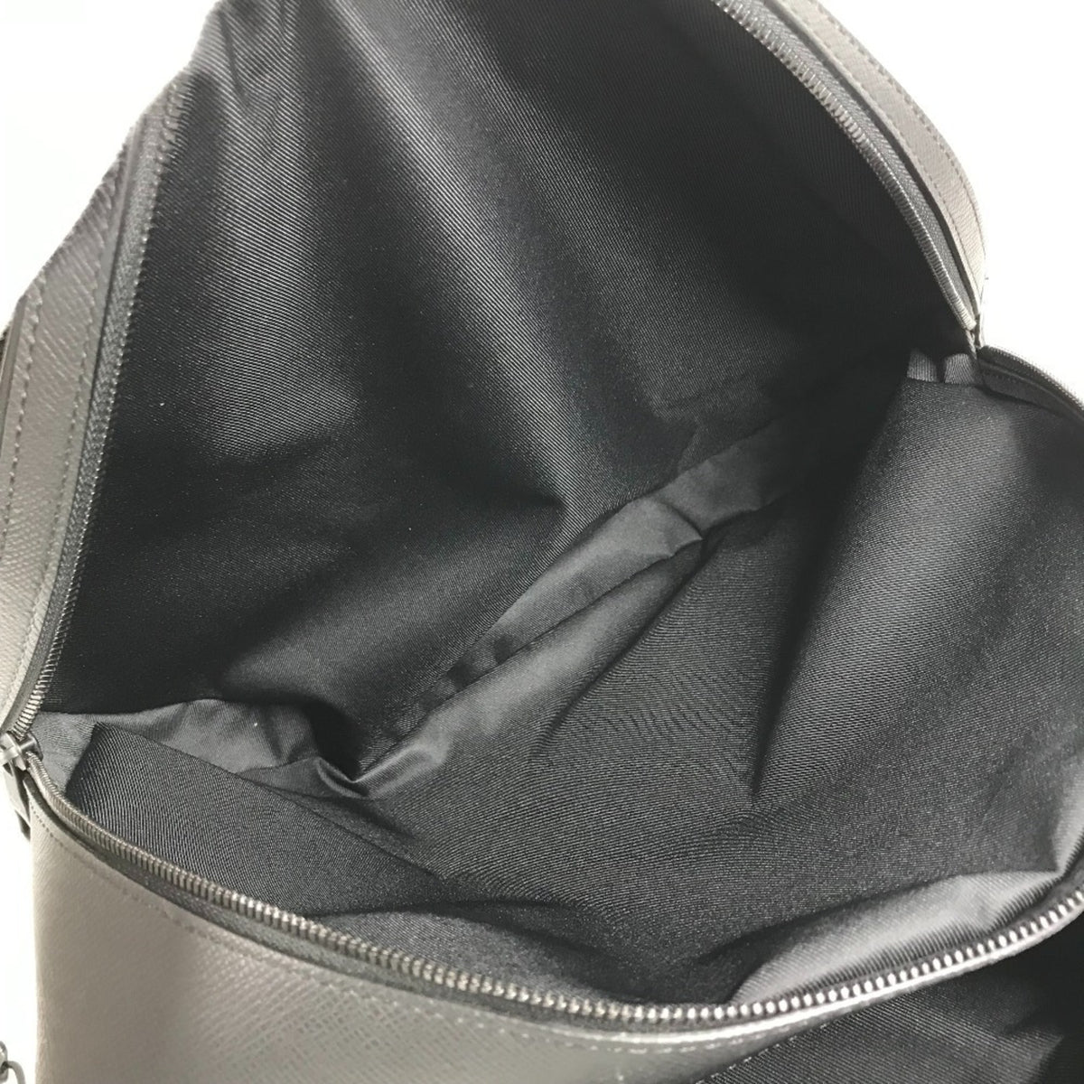 Louis Vuitton Taiga Ardoise Black Taiga Leather Pochette Shoulder Bag (Pre-Owned)