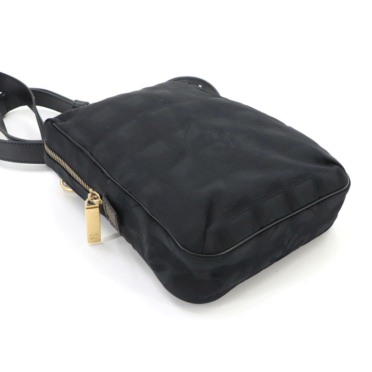Chanel New Travel Line Black New Travel Line Handbag Shoulder Bag (Pre-Owned)