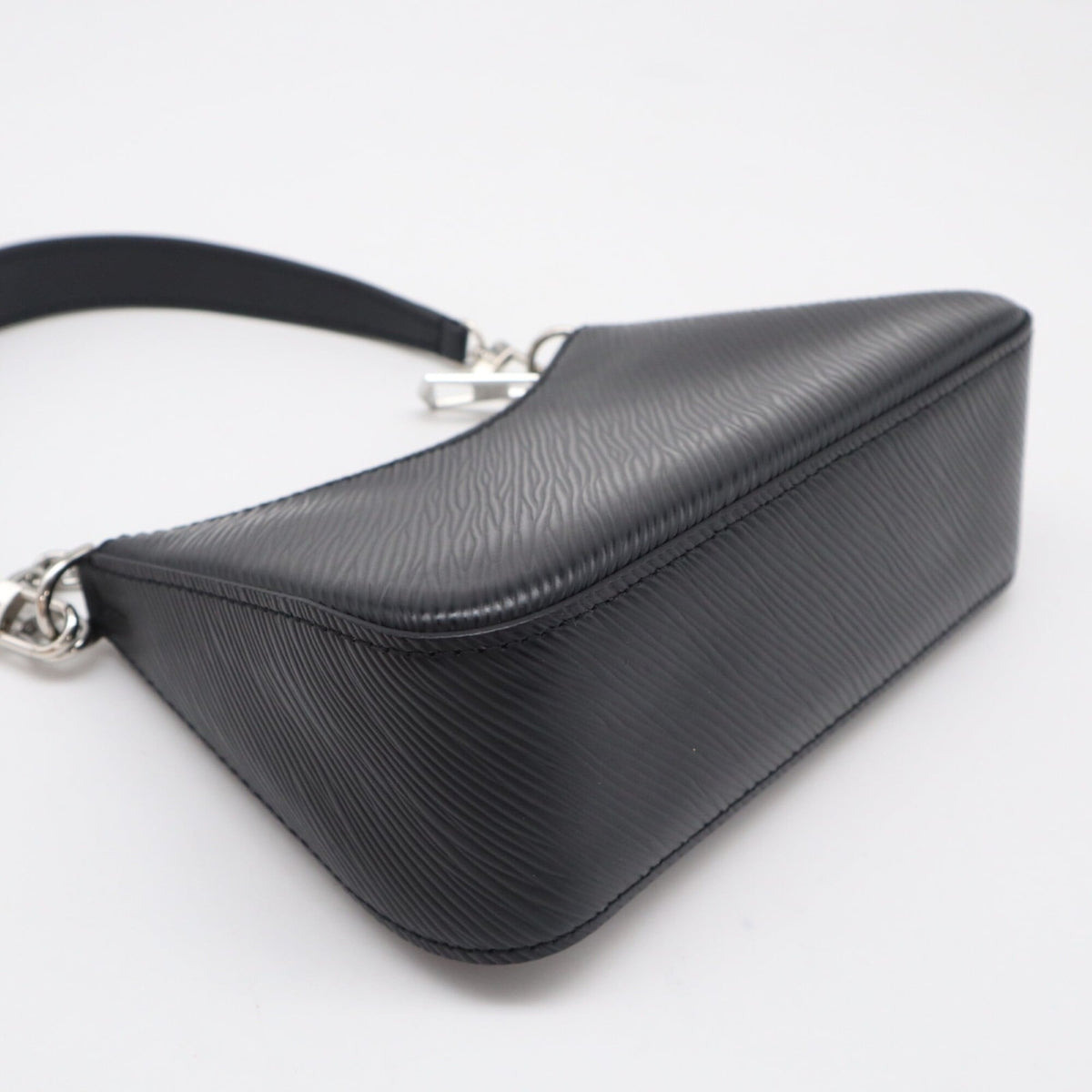 Louis Vuitton Epi Black Noir White Leather Handbag (Pre-Owned)
