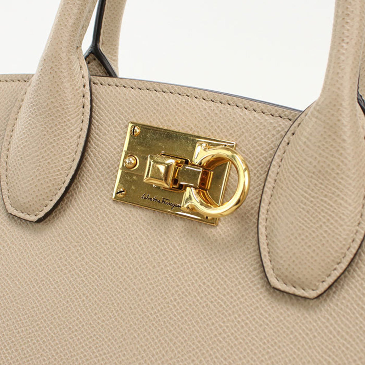 Salvatore Ferragamo Beige Leather Handbag (Pre-Owned)