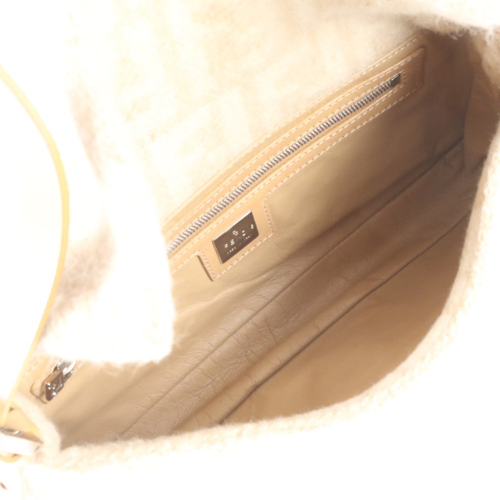 Fendi Beige Ivory Leather Shoulder Bag (Pre-Owned)
