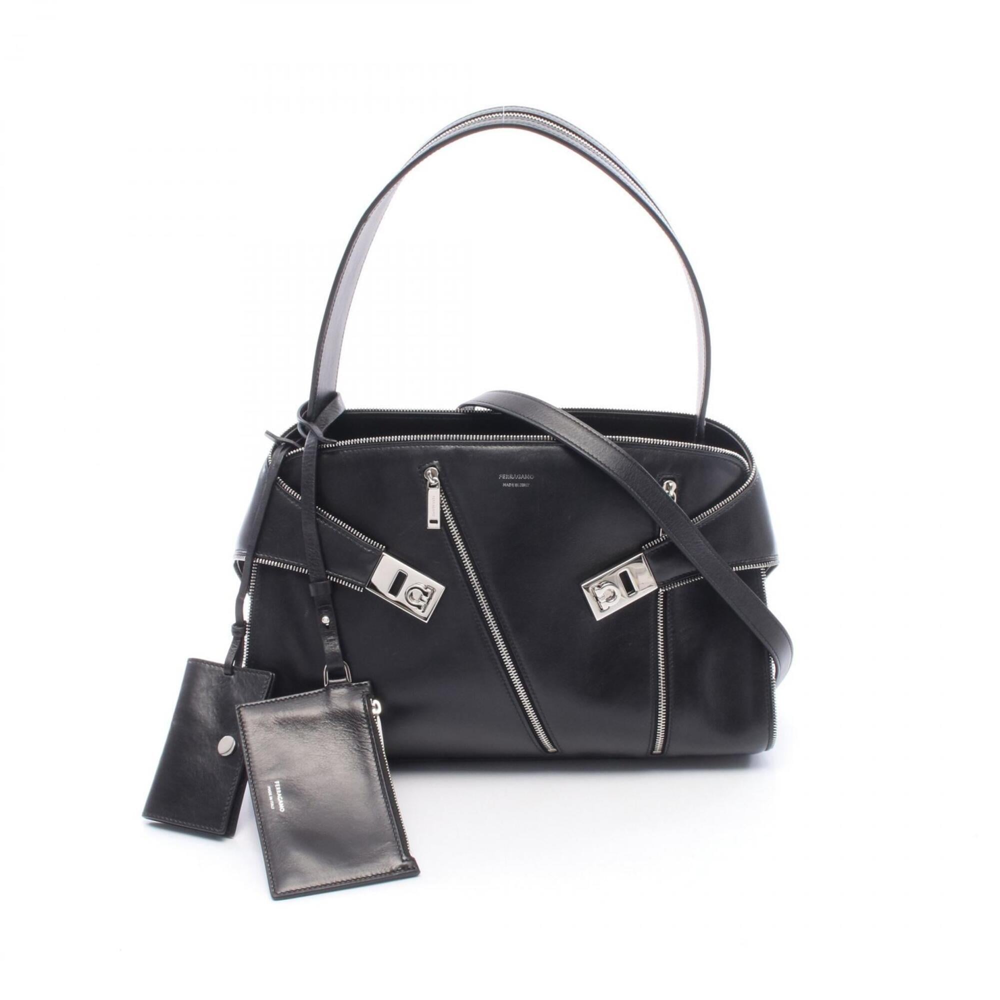 Salvatore Ferragamo Black Leather Handbag Shoulder Bag (Pre-Owned)