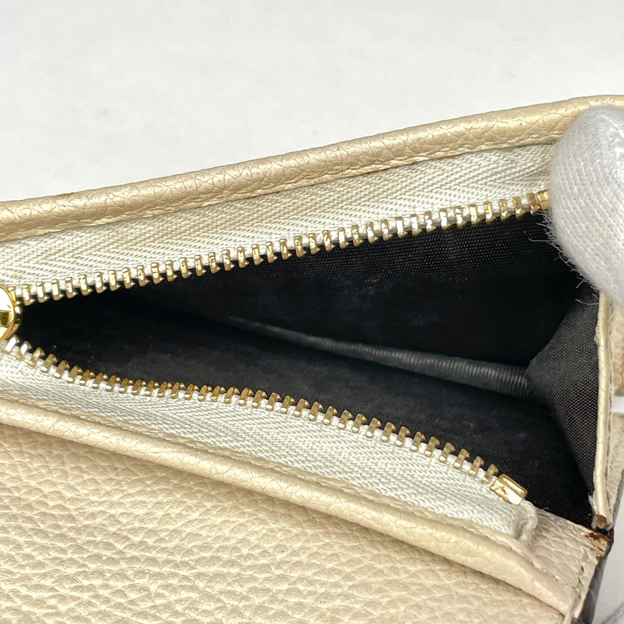 Gucci Ivory Leather (Pre-Owned)