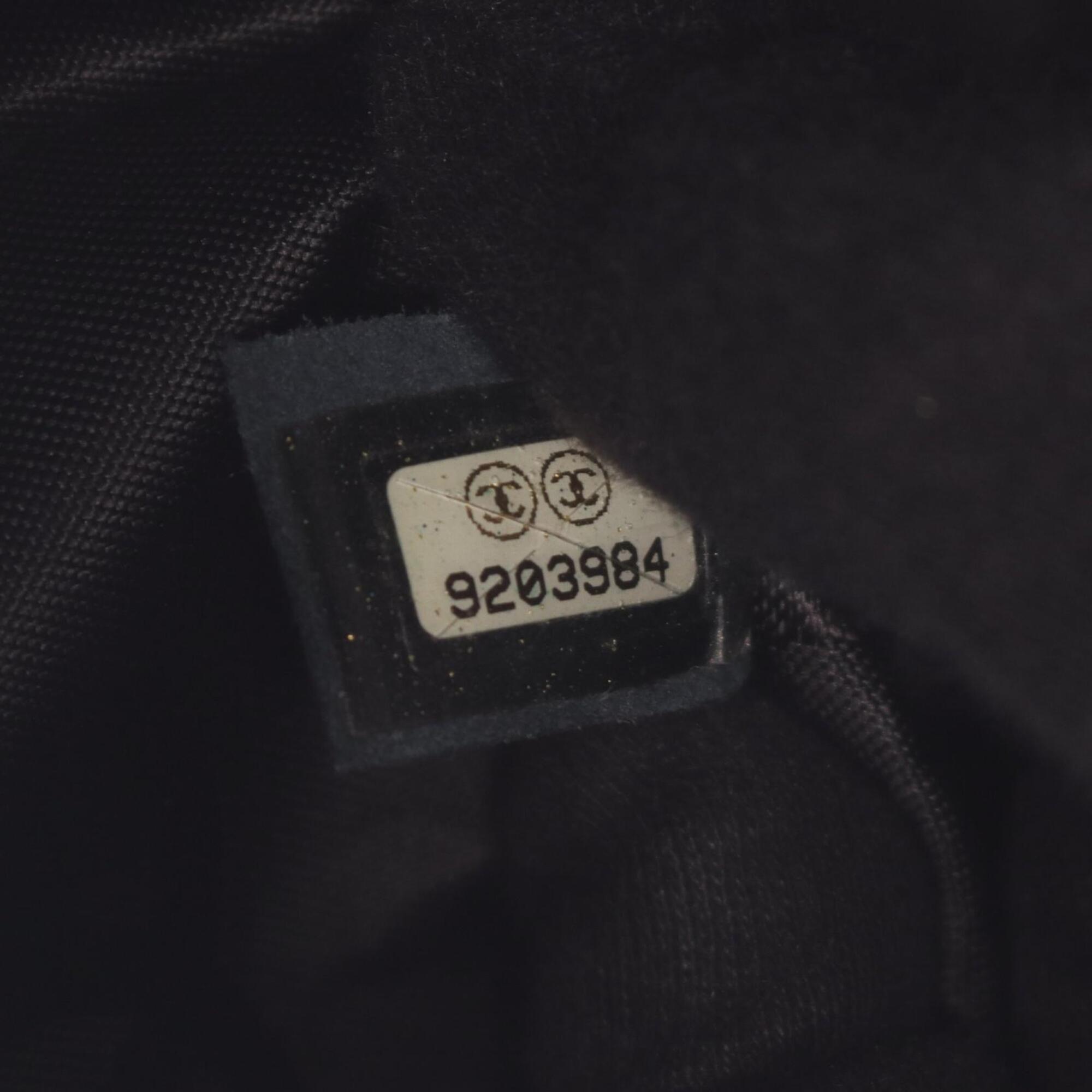 Chanel Black Leather Handbag (Pre-Owned)