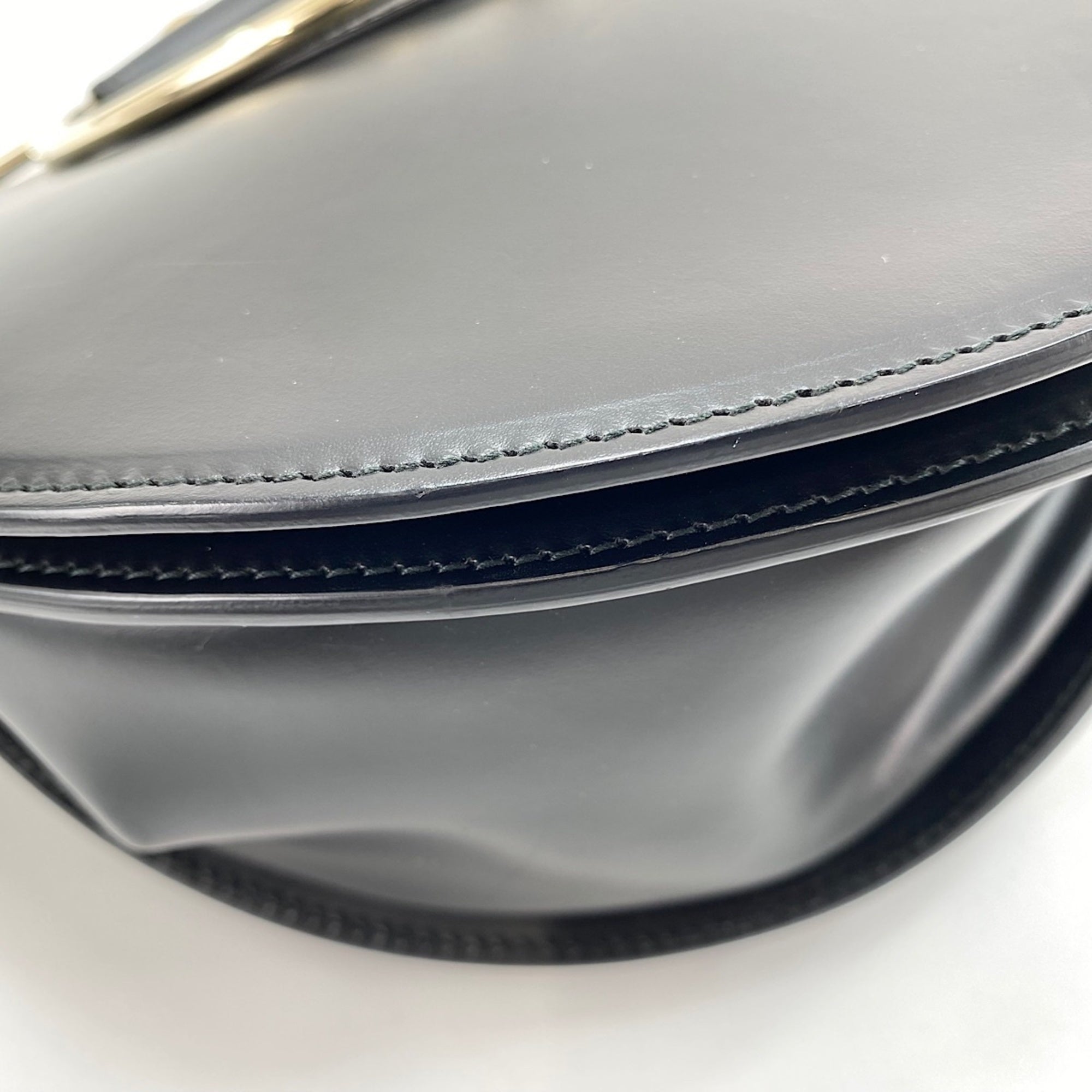 Salvatore Ferragamo Black Shoulder Bag (Pre-Owned)