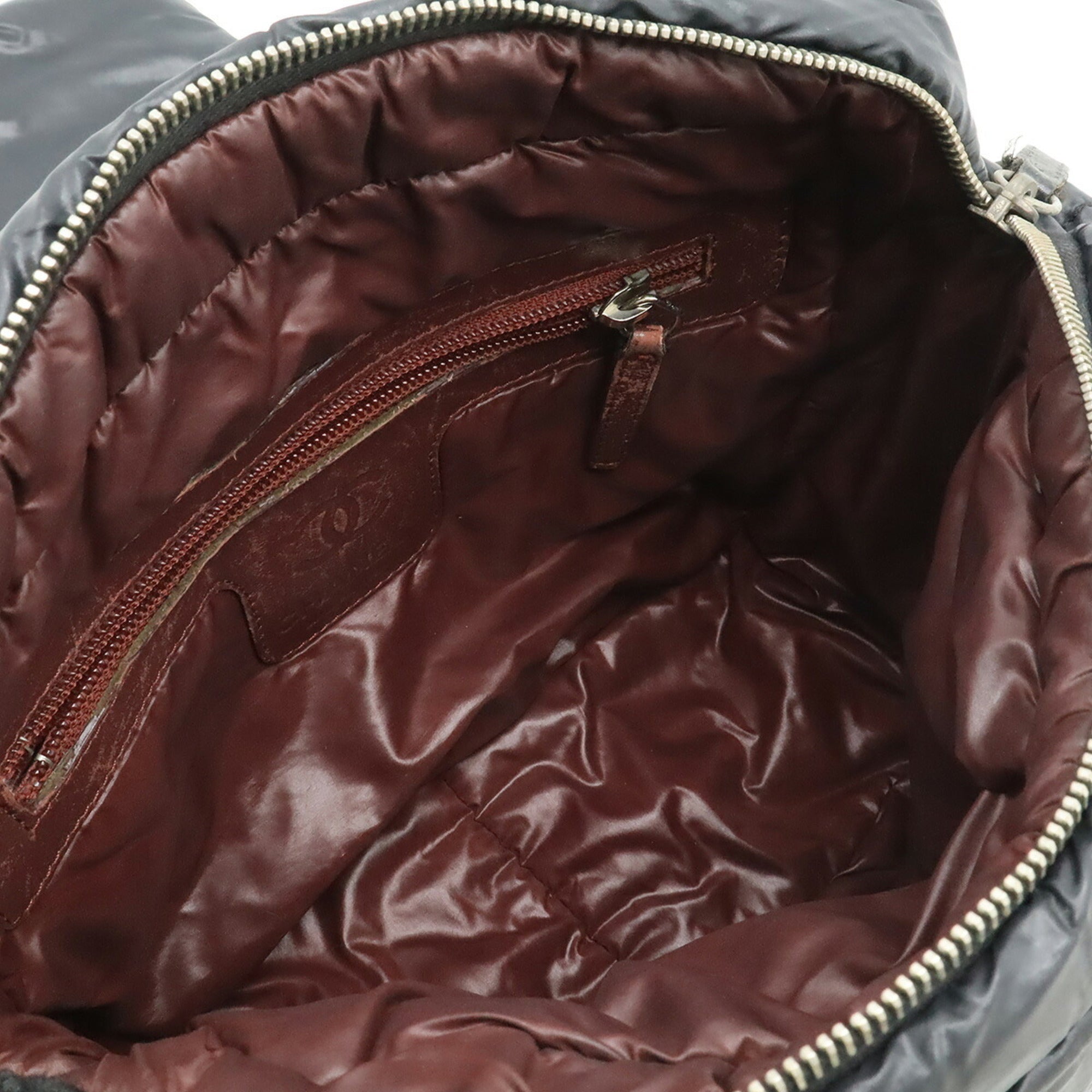 Chanel Black Nylon Shoulder Bag (Pre-Owned)