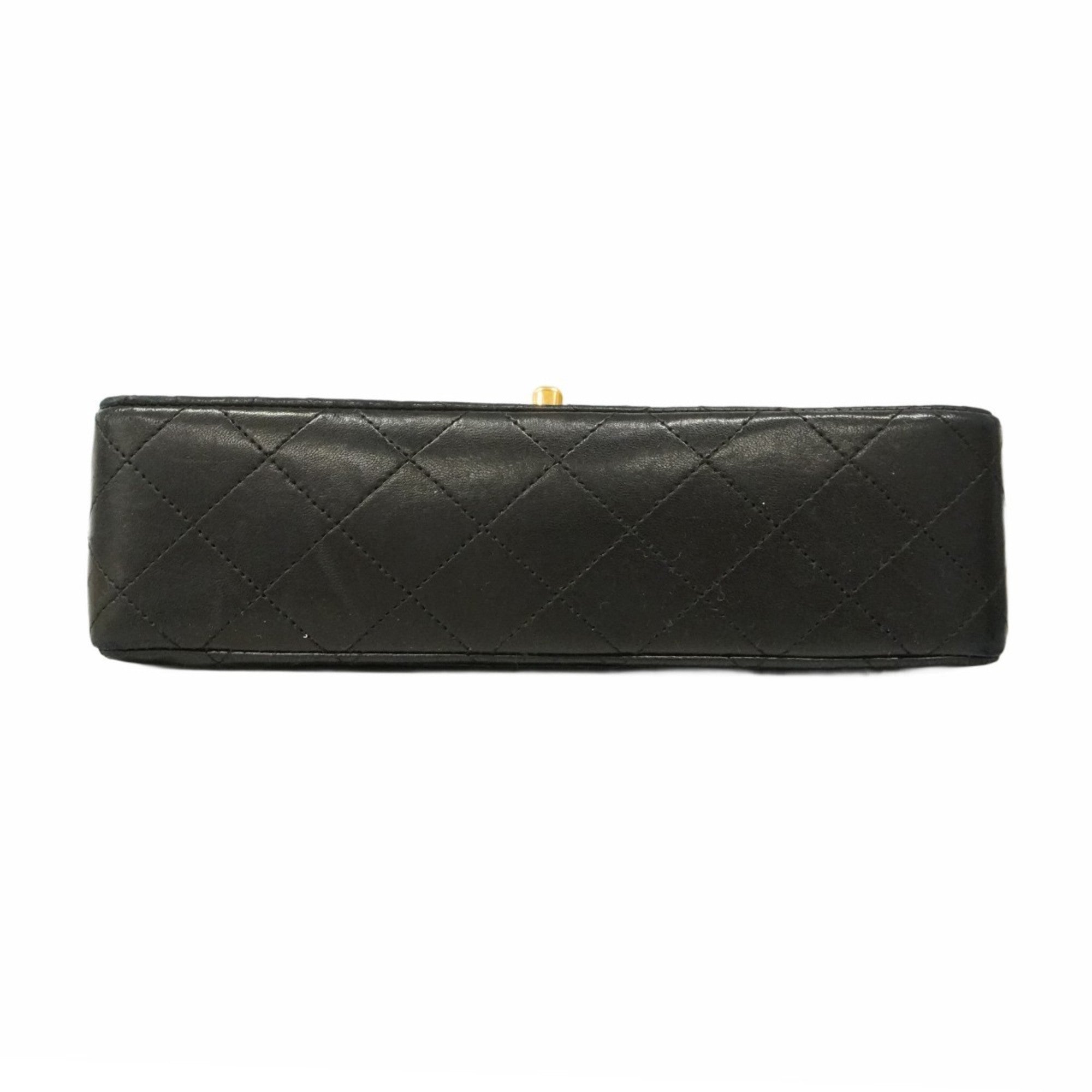 Chanel Black Leather Shoulder Bag (Pre-Owned)