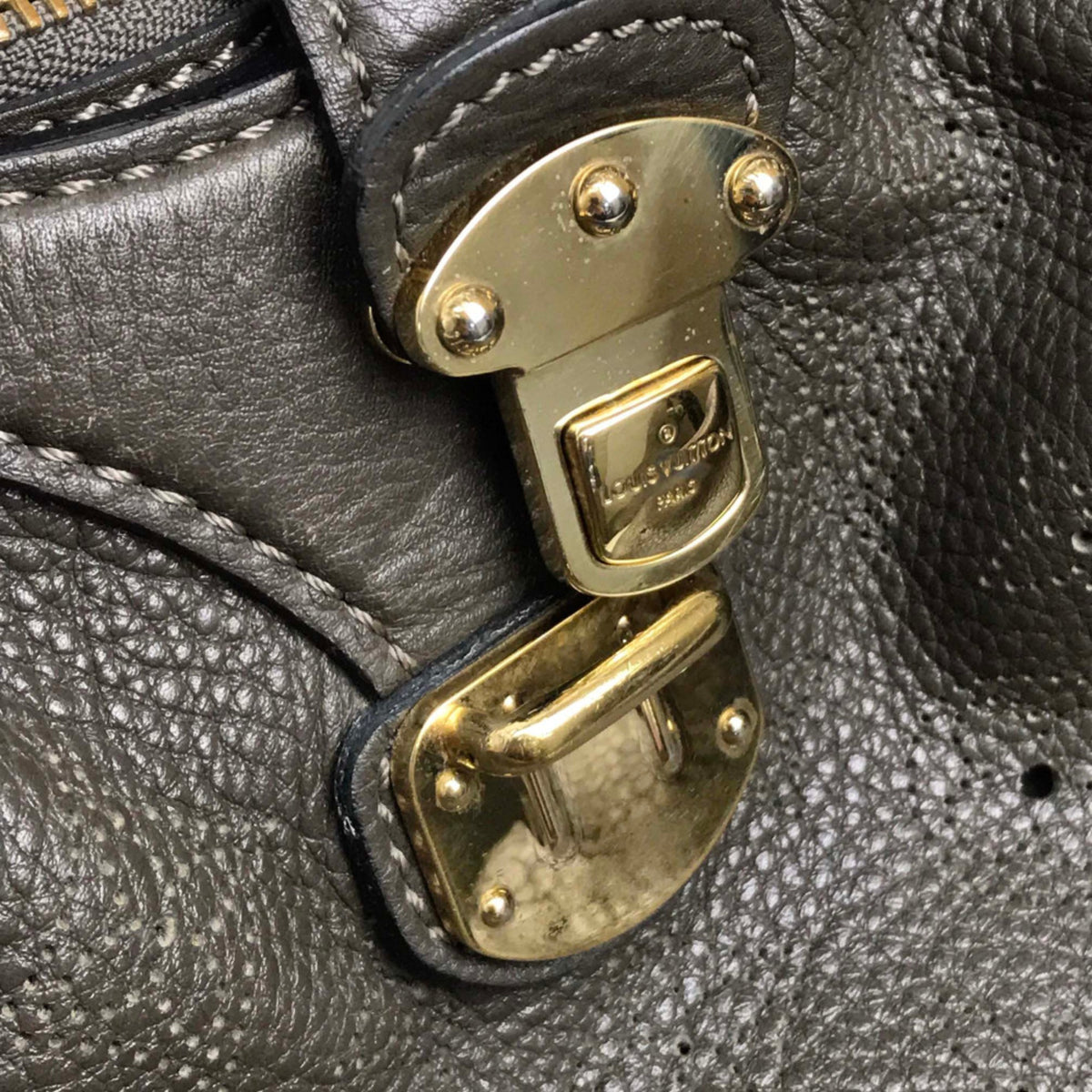 Louis Vuitton Gray Other Shoulder Bag (Pre-Owned)