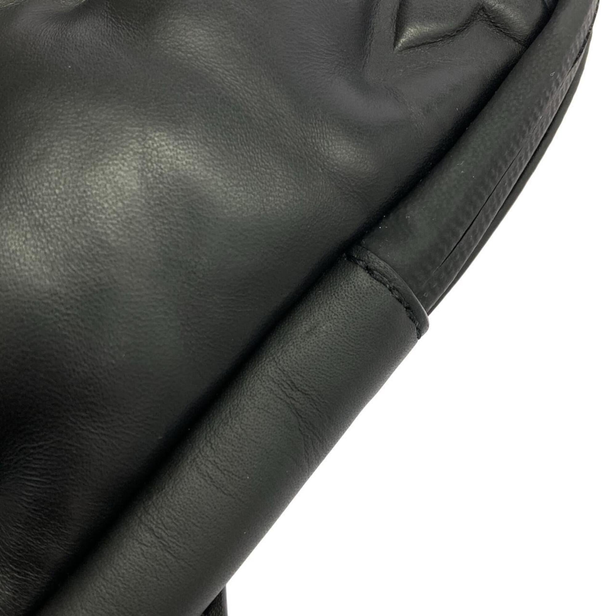 Louis Vuitton Black Leather Shoulder Bag (Pre-Owned)