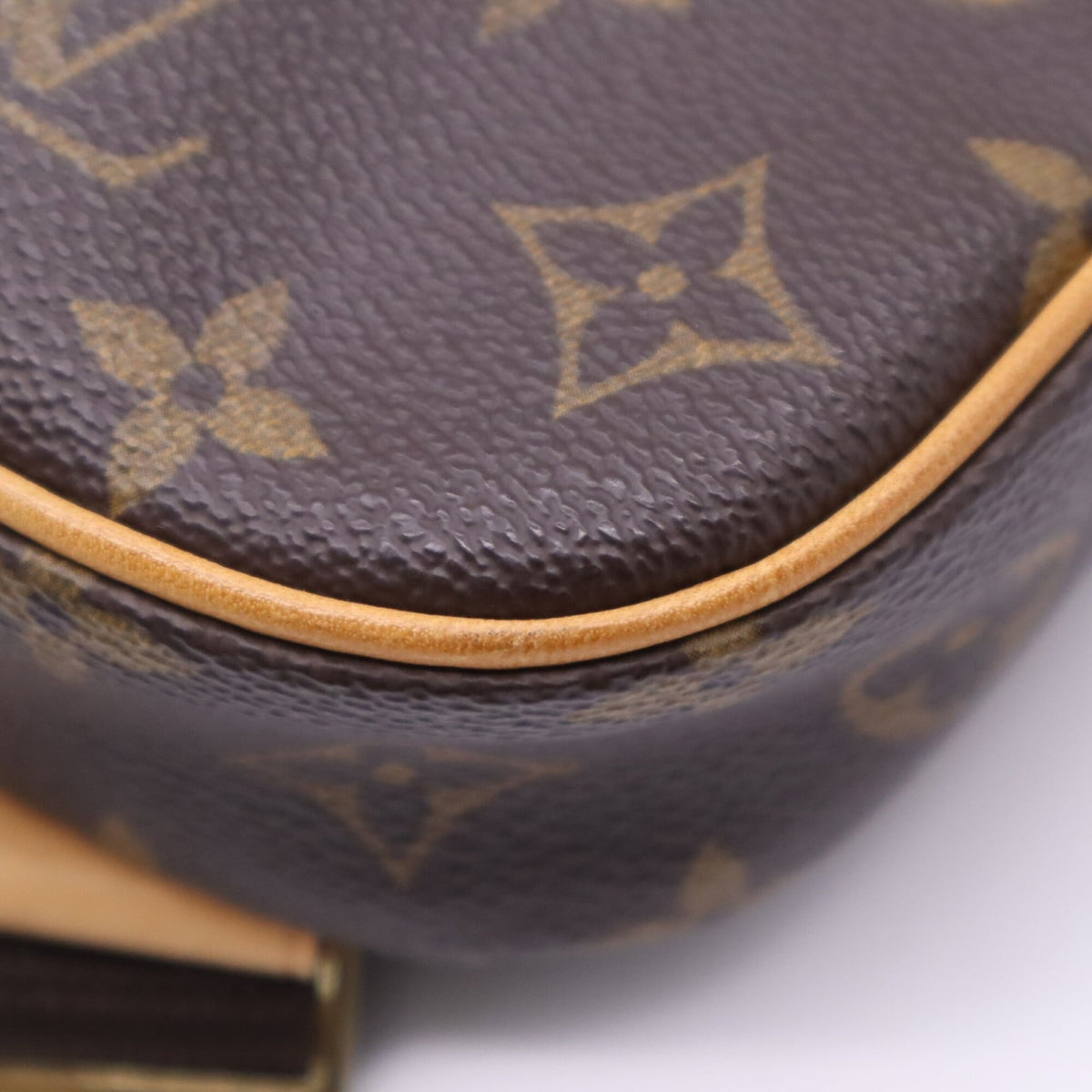 Louis Vuitton Beige Brown Coated Canvas Leather Pochette Shoulder Bag (Pre-Owned)