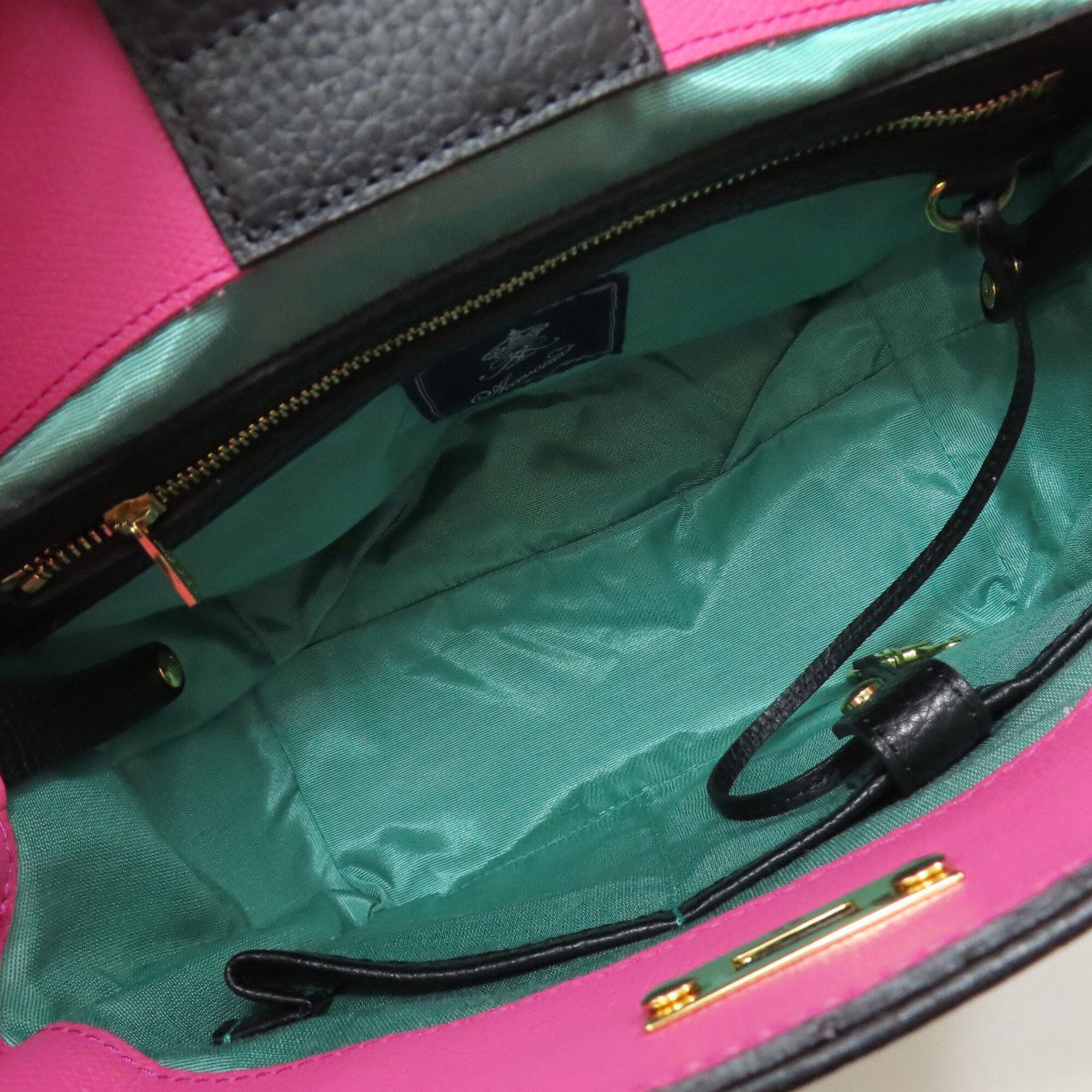 A.D.M.J Black Leather Handbag (Pre-Owned)