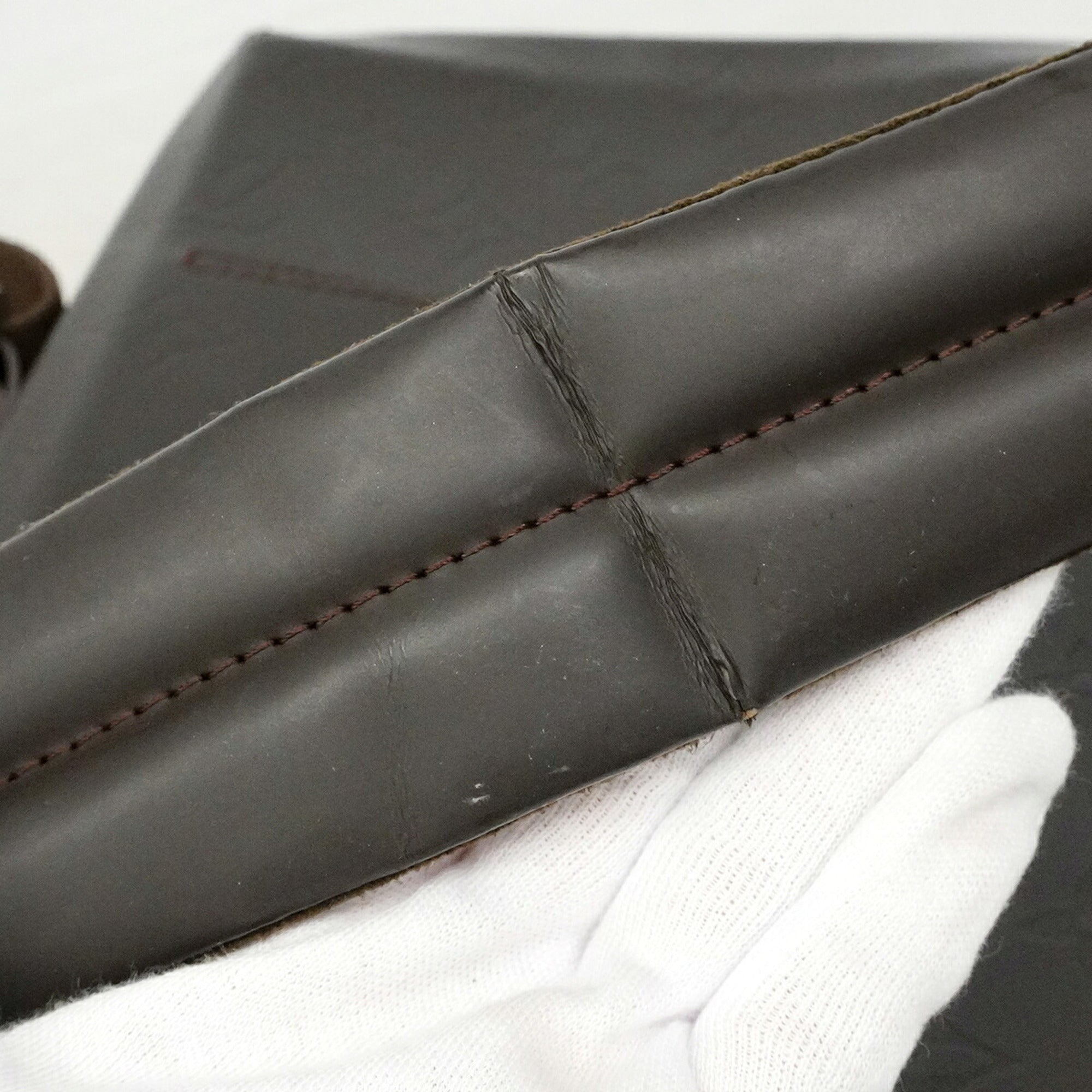 Louis Vuitton Coffee Shoulder Bag (Pre-Owned)