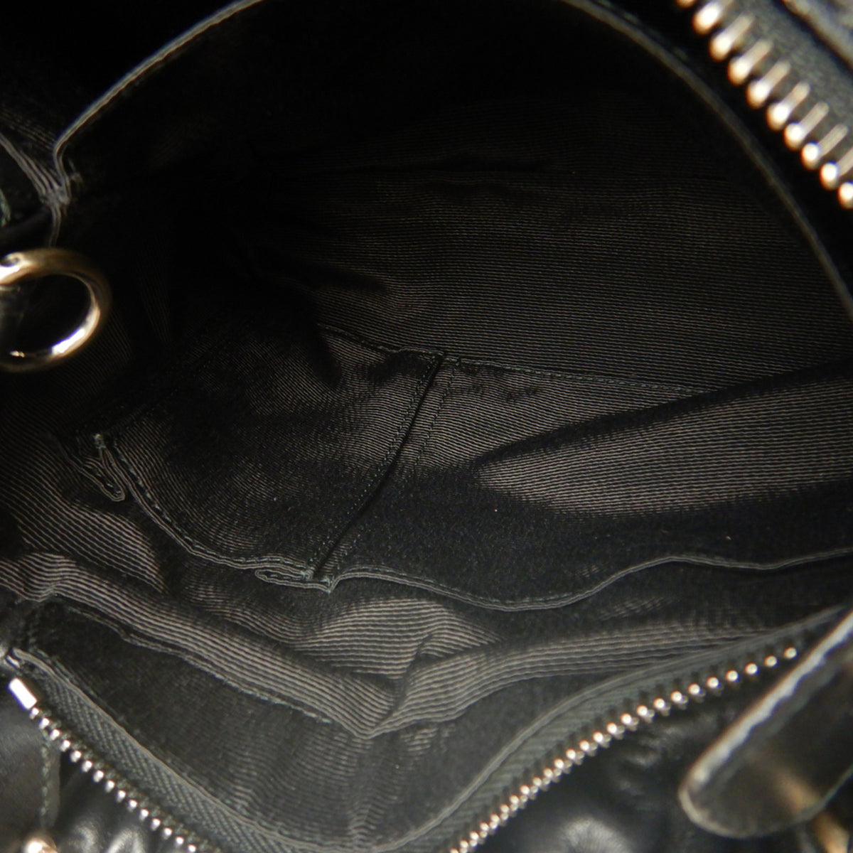 Salvatore Ferragamo Vara Black Leather Handbag (Pre-Owned)