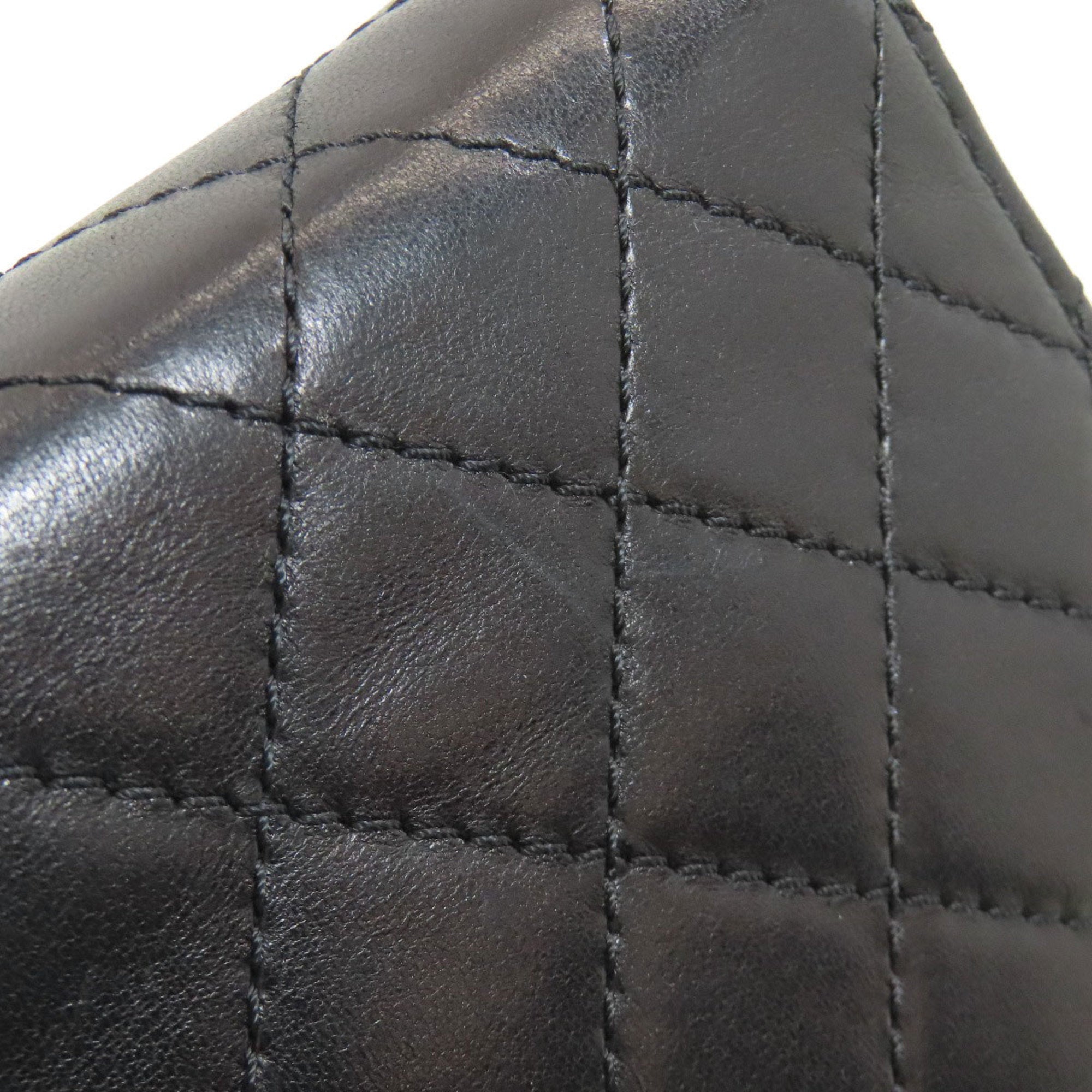 Chanel Black Leather Shoulder Bag (Pre-Owned)