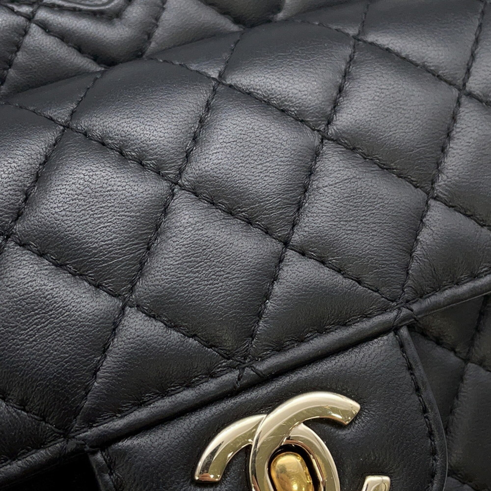 Chanel Black Leather Handbag Shoulder Bag (Pre-Owned)