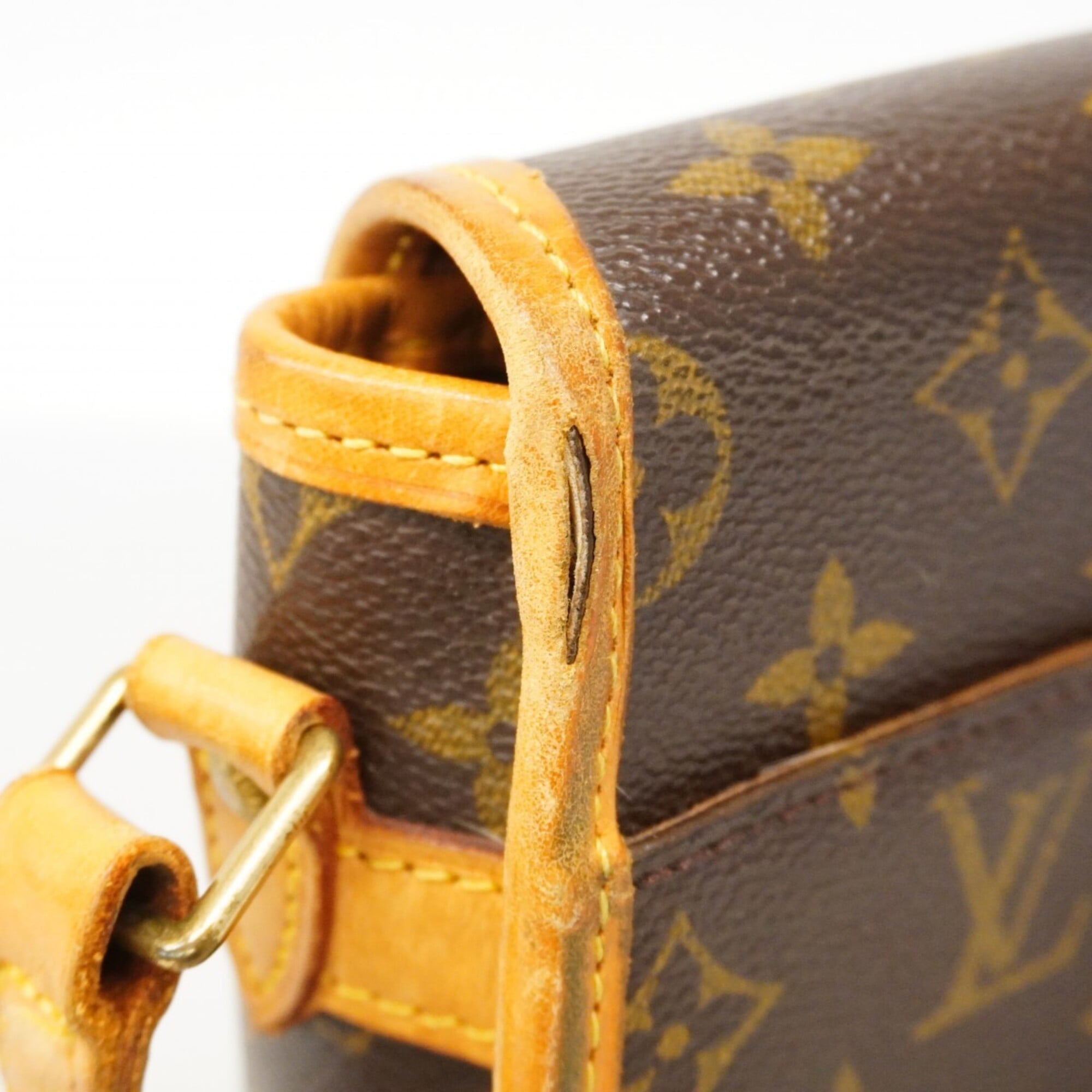 Louis Vuitton Brown Shoulder Bag (Pre-Owned)