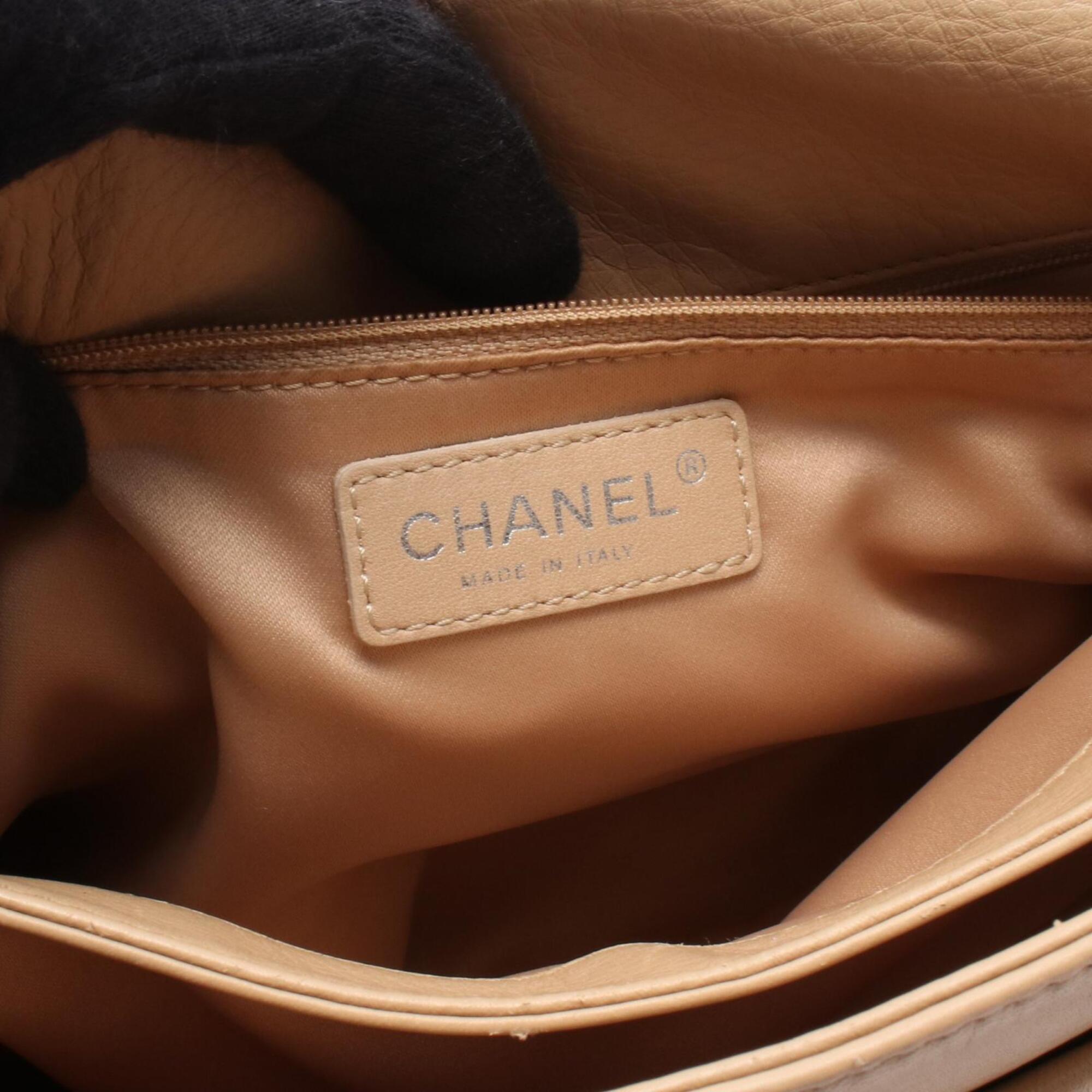 Chanel Beige Leather Handbag Shoulder Bag (Pre-Owned)