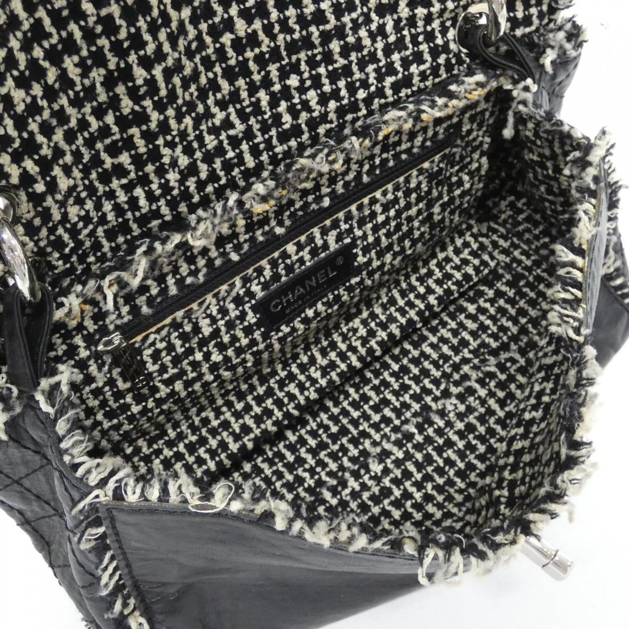 Chanel Black Tweed Leather Shoulder Bag (Pre-Owned)