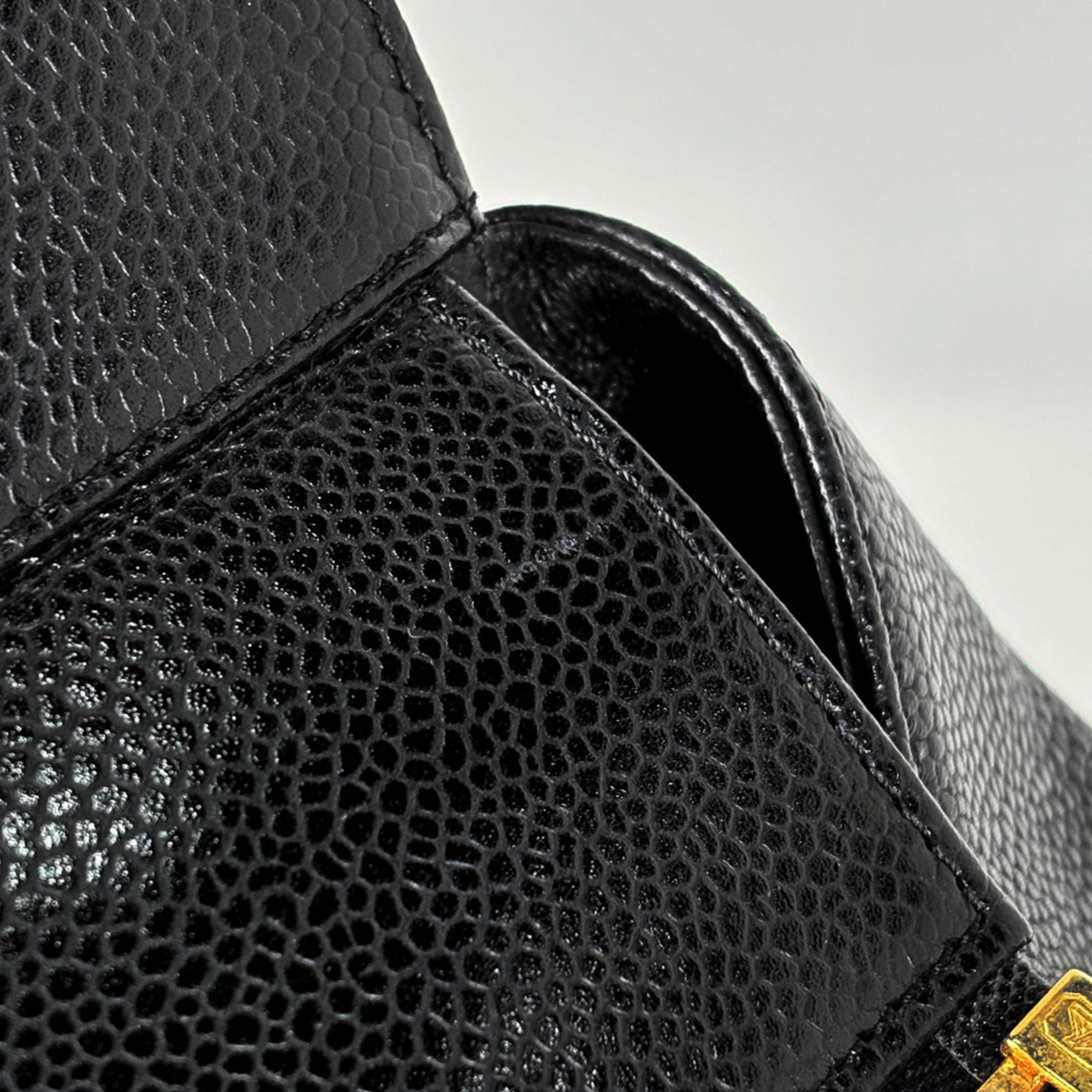 Chanel Black Grained Calfskin Tote Bag (Pre-Owned)