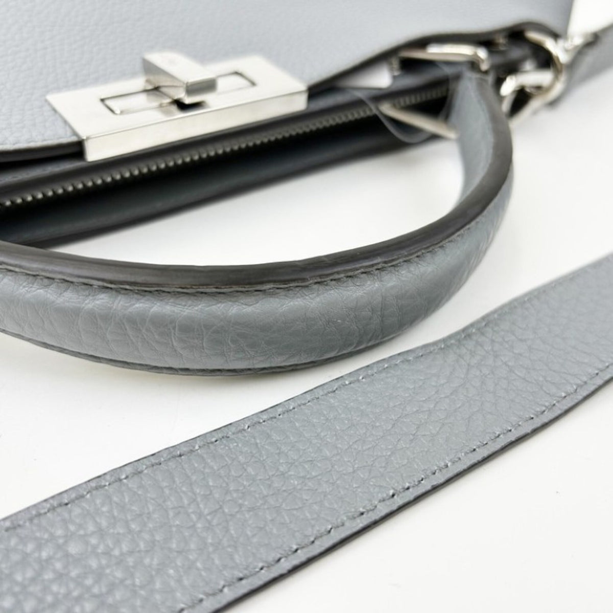 Fendi Leather Handbag (Pre-Owned)