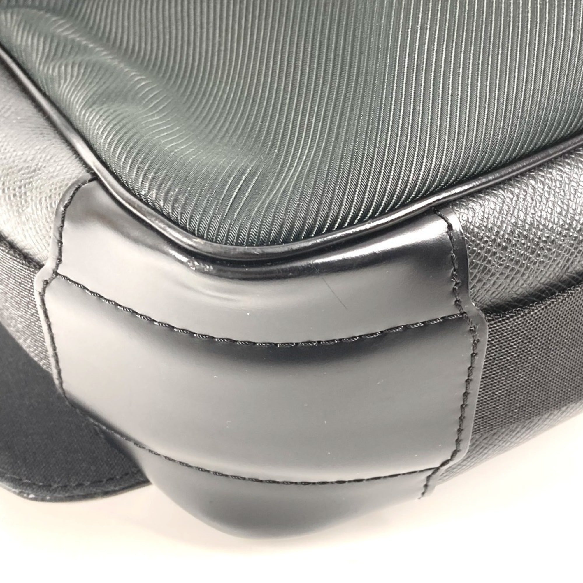 Louis Vuitton Ardoise Black Khaki Taiga Leather Nylon Leather Messenger Bag Shoulder Bag (Pre-Owned)