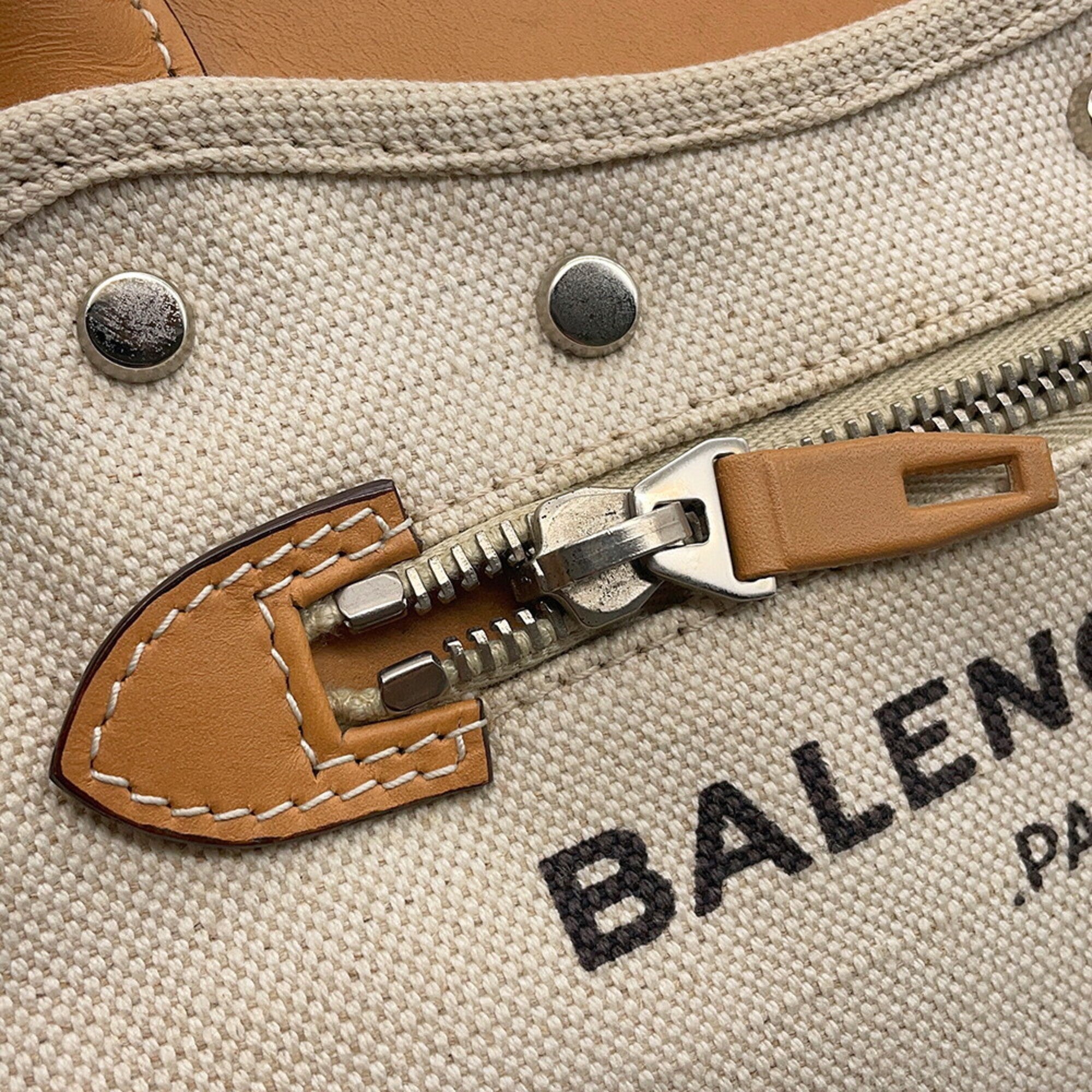 Fendi Brown Leather Canvas Handbag Shoulder Bag (Pre-Owned)