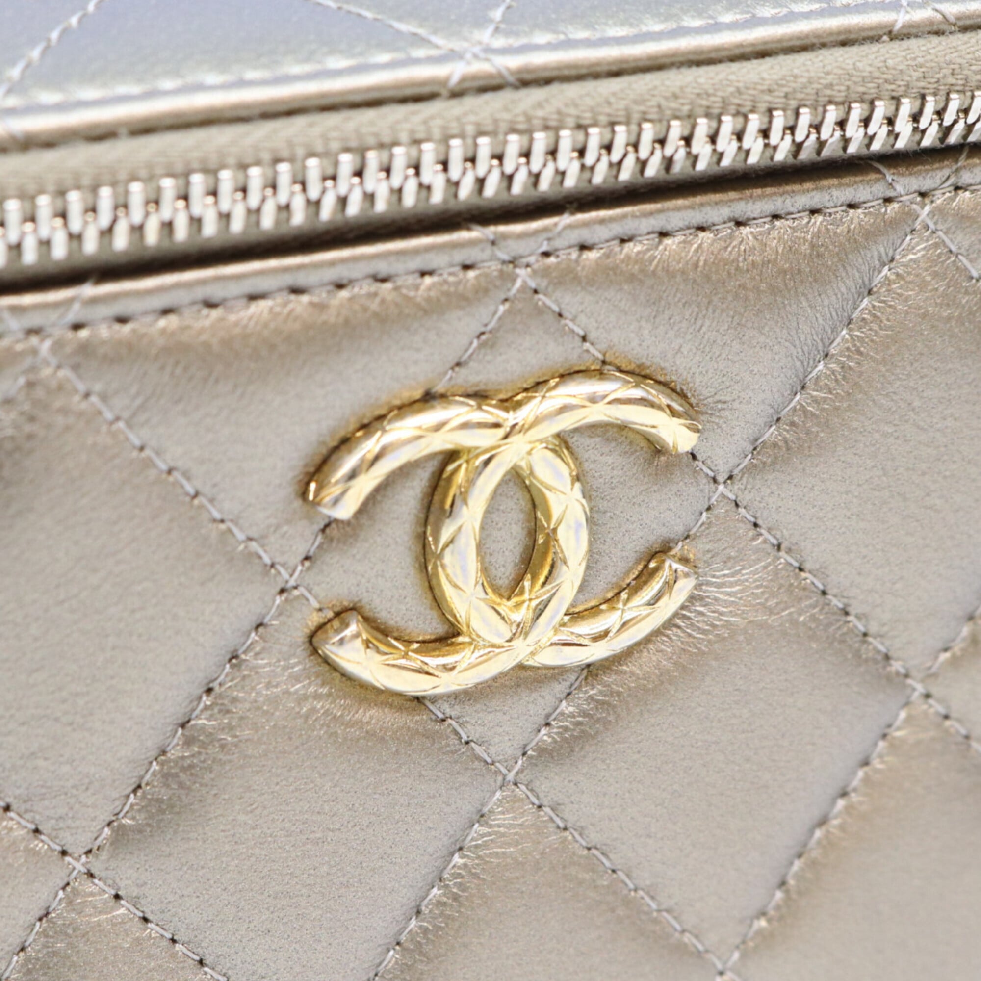 Chanel Gold Leather Shoulder Bag (Pre-Owned)
