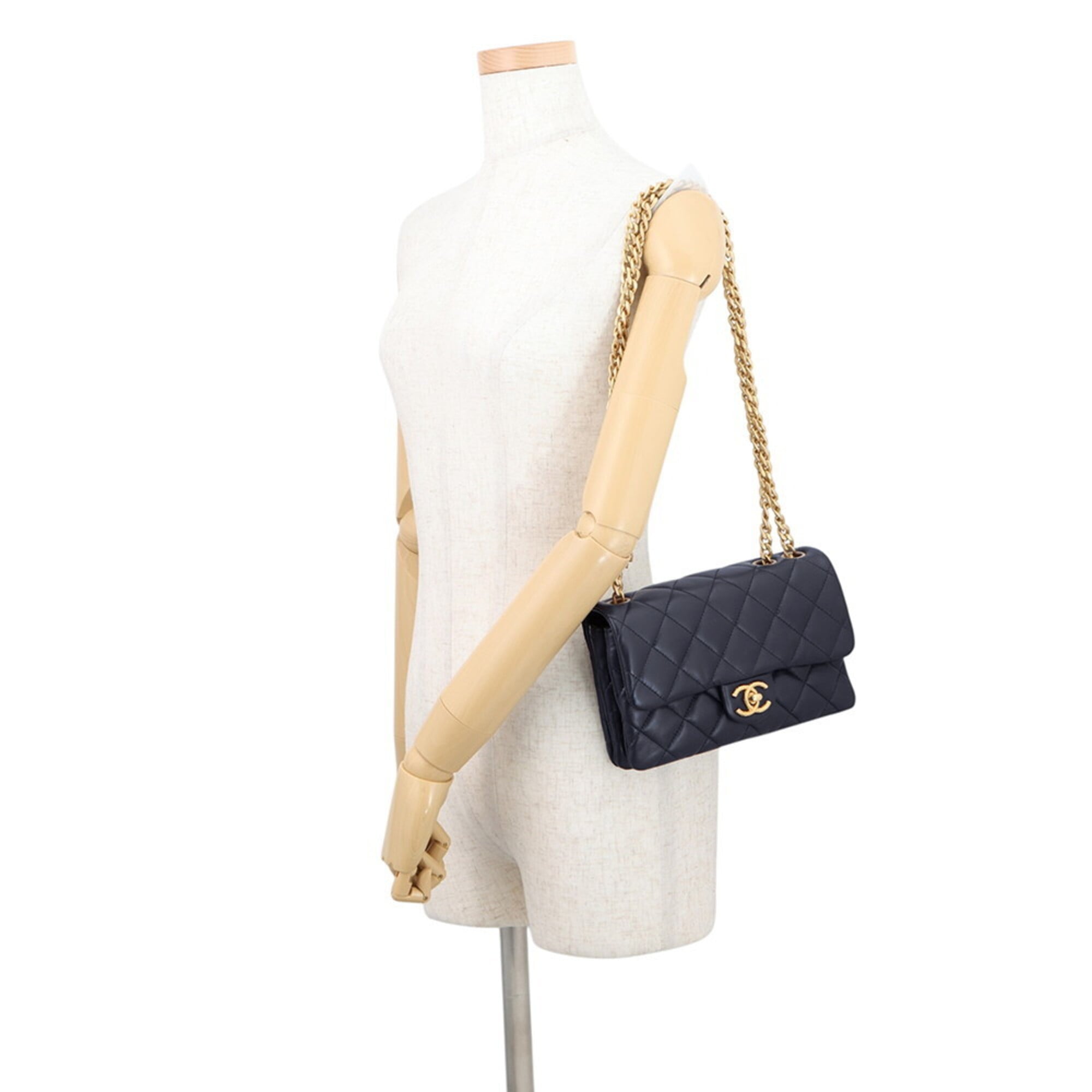 Chanel Navy Leather Handbag Shoulder Bag (Pre-Owned)