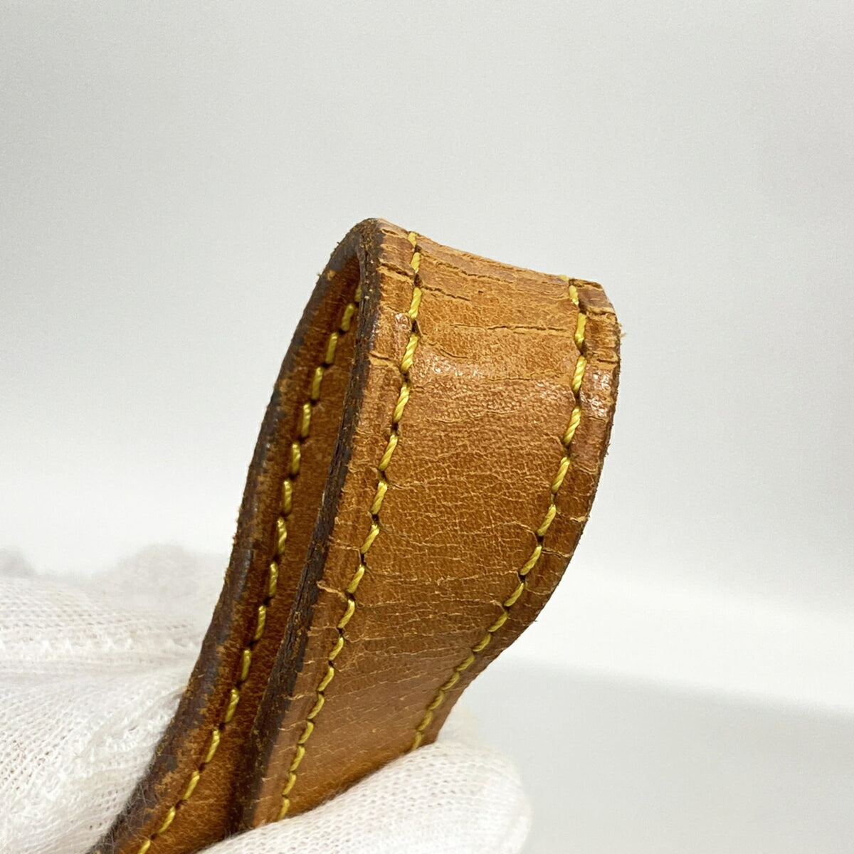 Louis Vuitton Brown Shoulder Bag (Pre-Owned)