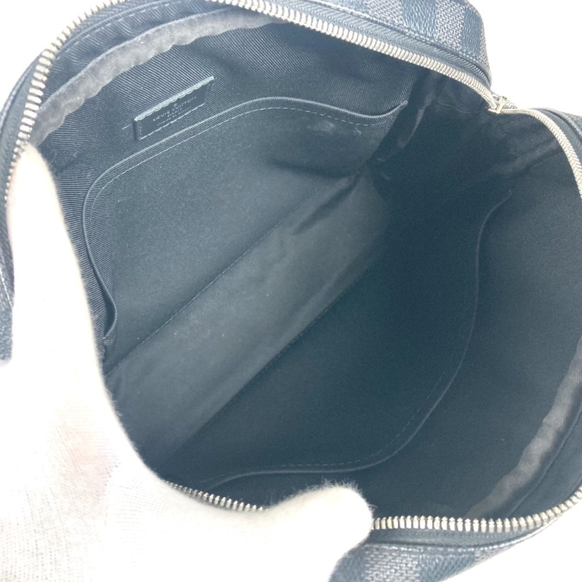 Louis Vuitton Black Damier Graphite Messenger Bag Shoulder Bag (Pre-Owned)