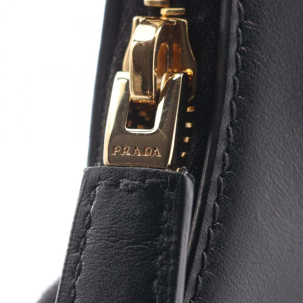 Prada Black Leather Handbag (Pre-Owned)