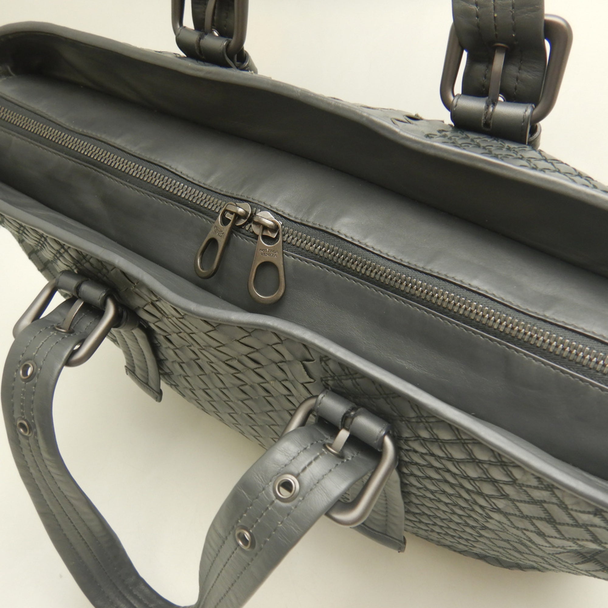 Bottega Veneta Intreccio Gray Intrecciato Tote Bag (Pre-Owned)