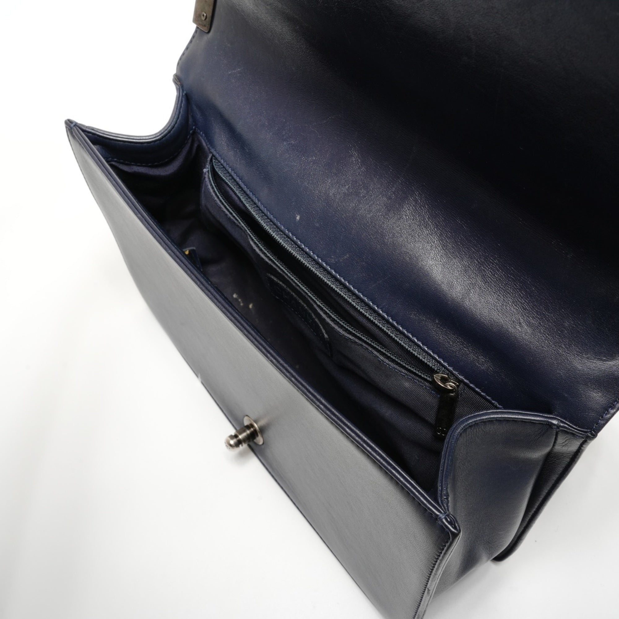 Chanel Boy Chanel Navy Leather Shoulder Bag (Pre-Owned)