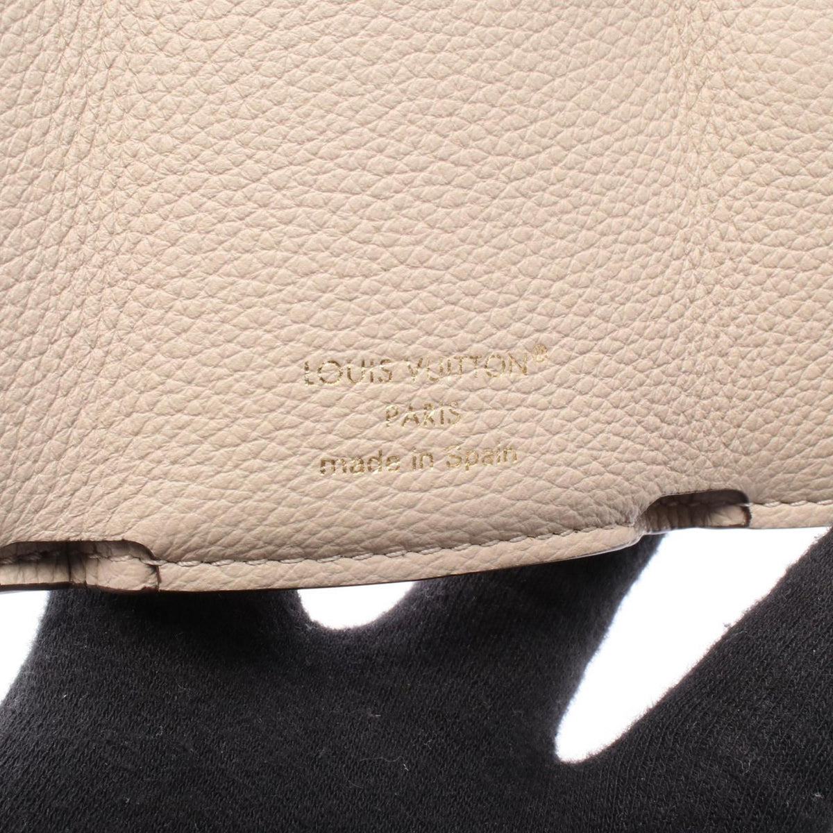 Louis Vuitton Beige Grayish Leather Wallet (Tri-Fold) (Pre-Owned)