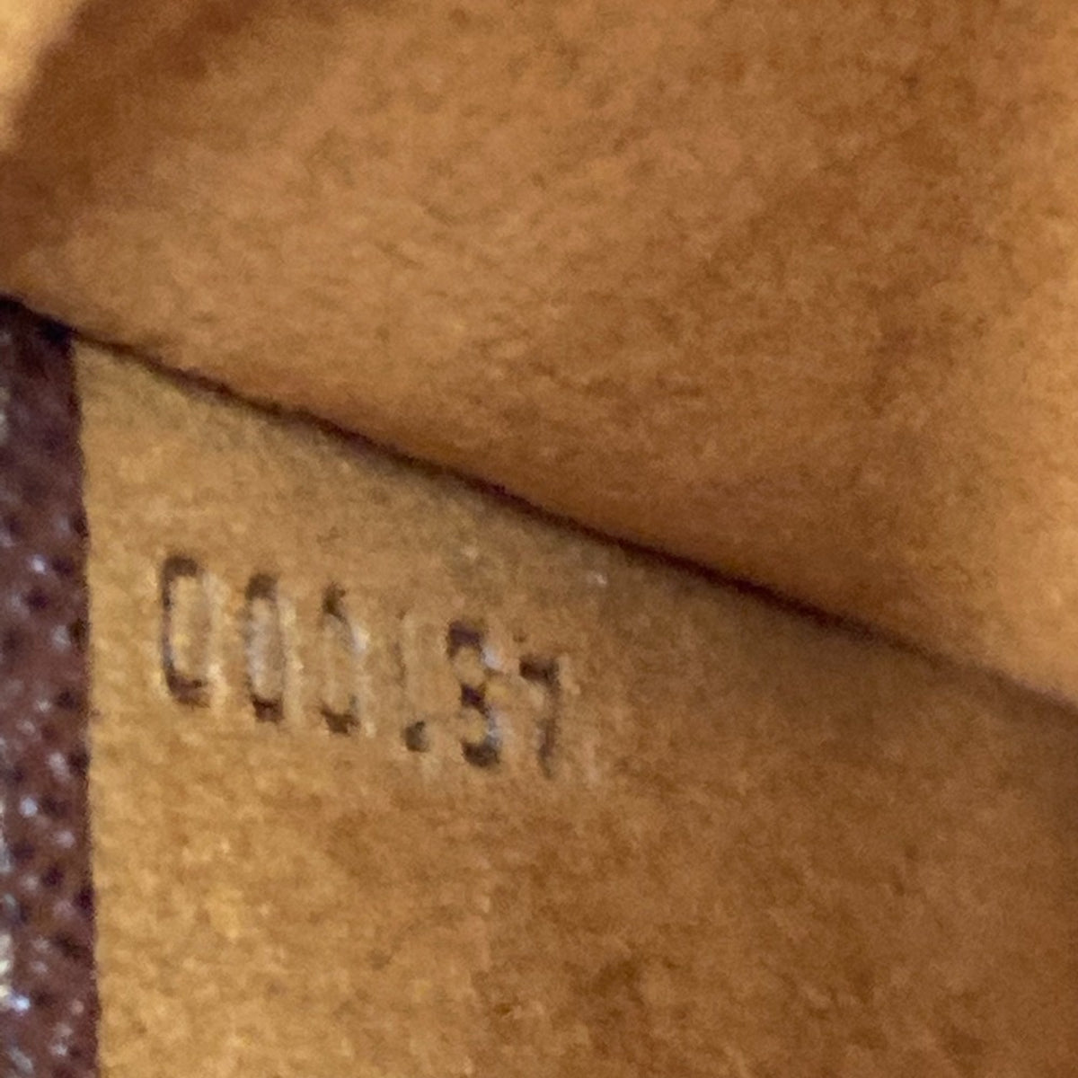 Louis Vuitton Brown Monogram Shoulder Bag (Pre-Owned)