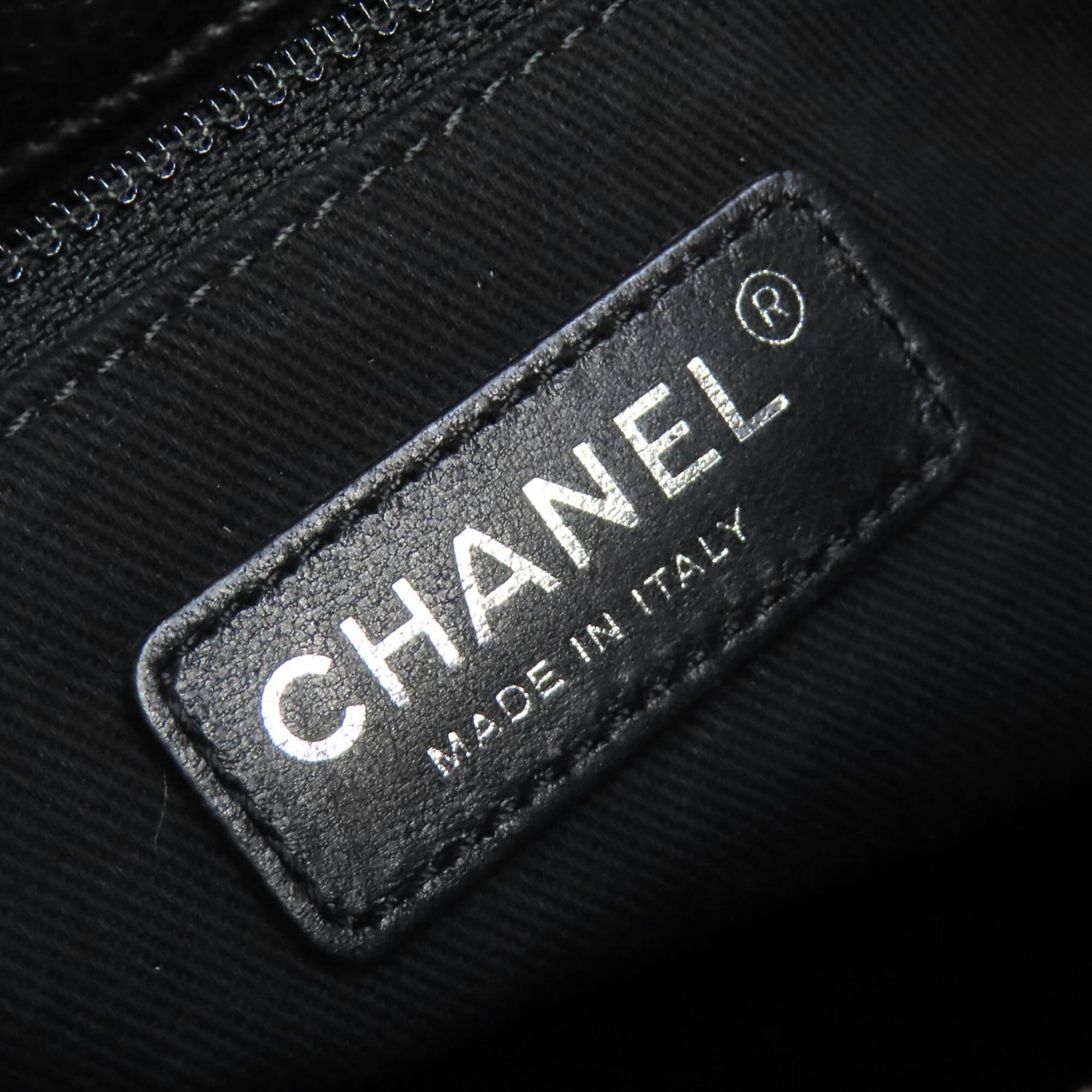 Chanel Matelasse Black Grained Calfskin Tote Bag (Pre-Owned)
