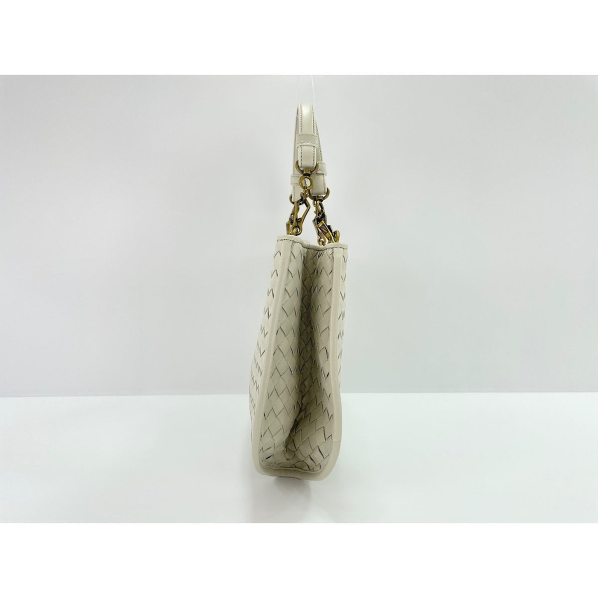 Bottega Veneta White Handbag (Pre-Owned)