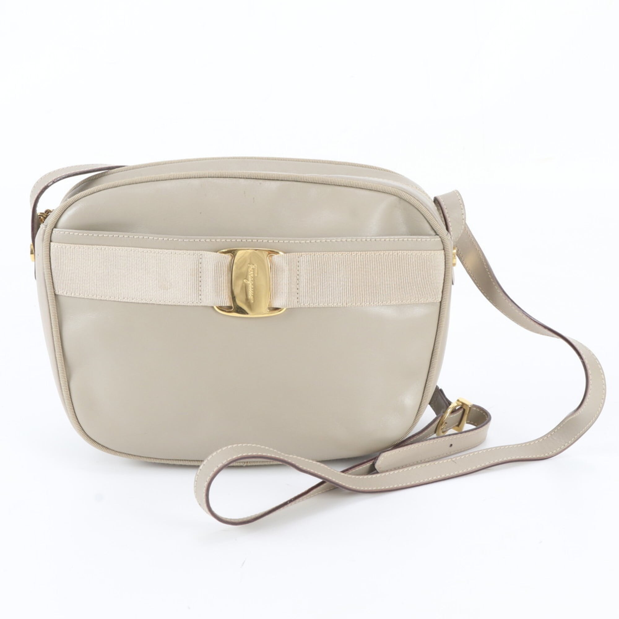 Salvatore Ferragamo Vara Beige Leather Shoulder Bag (Pre-Owned)