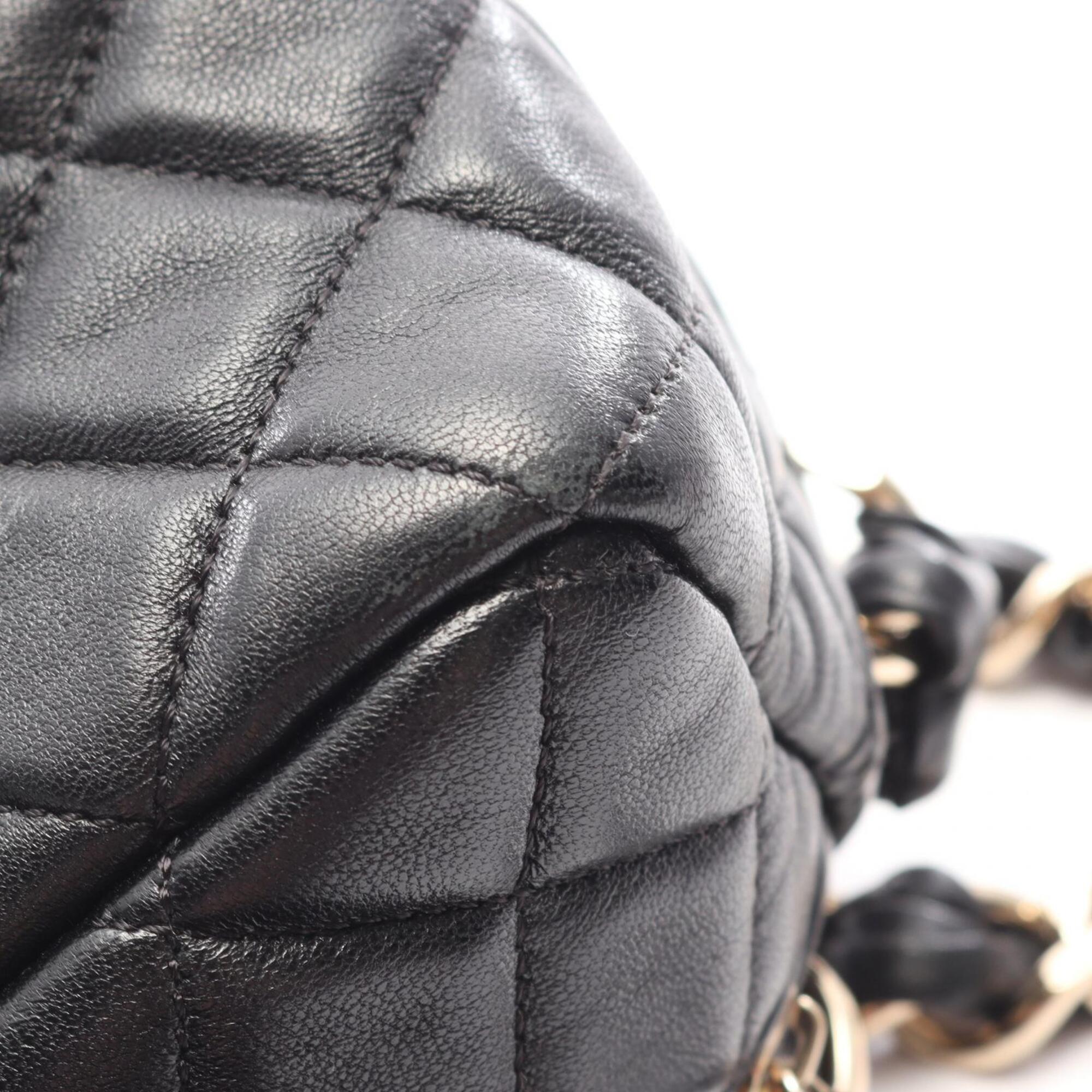 Chanel Black Leather Clutch Bag Handbag (Pre-Owned)