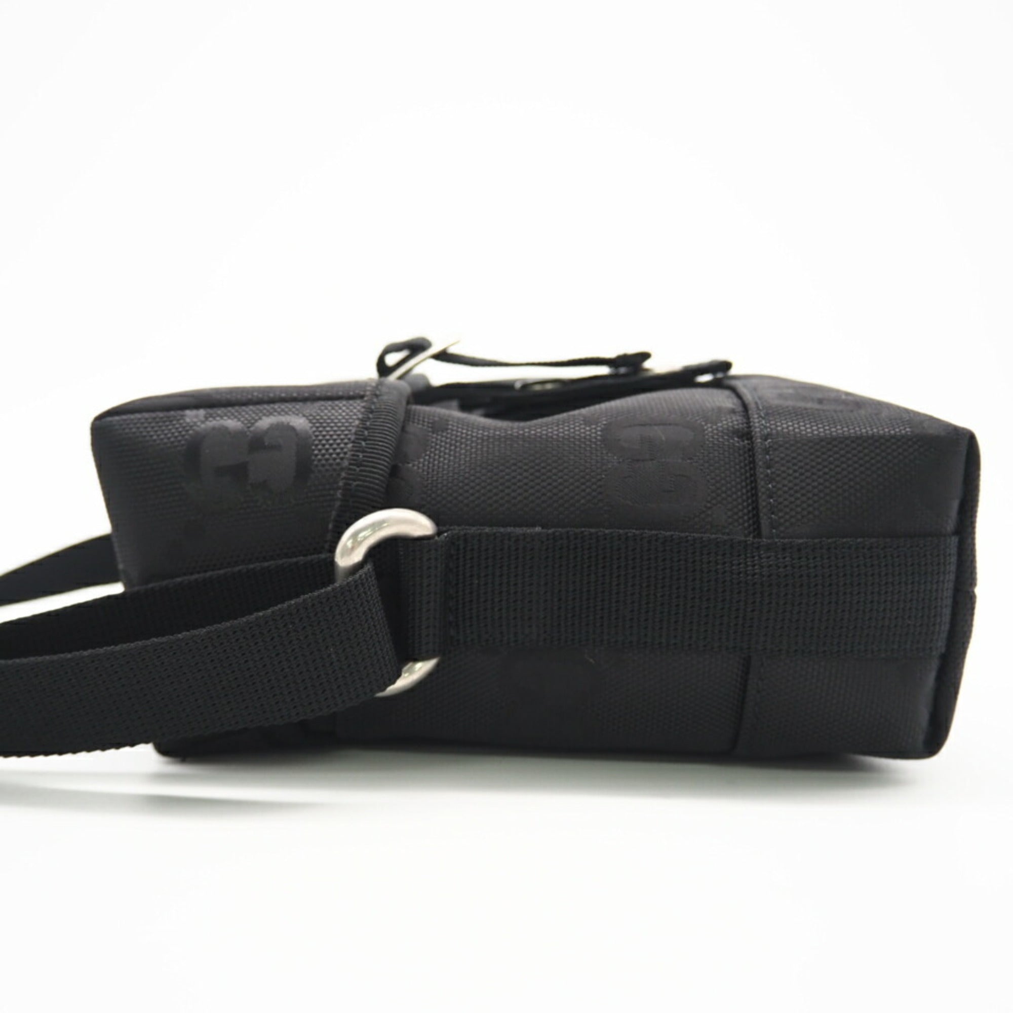 Gucci Black Nylon Shoulder Bag (Pre-Owned)