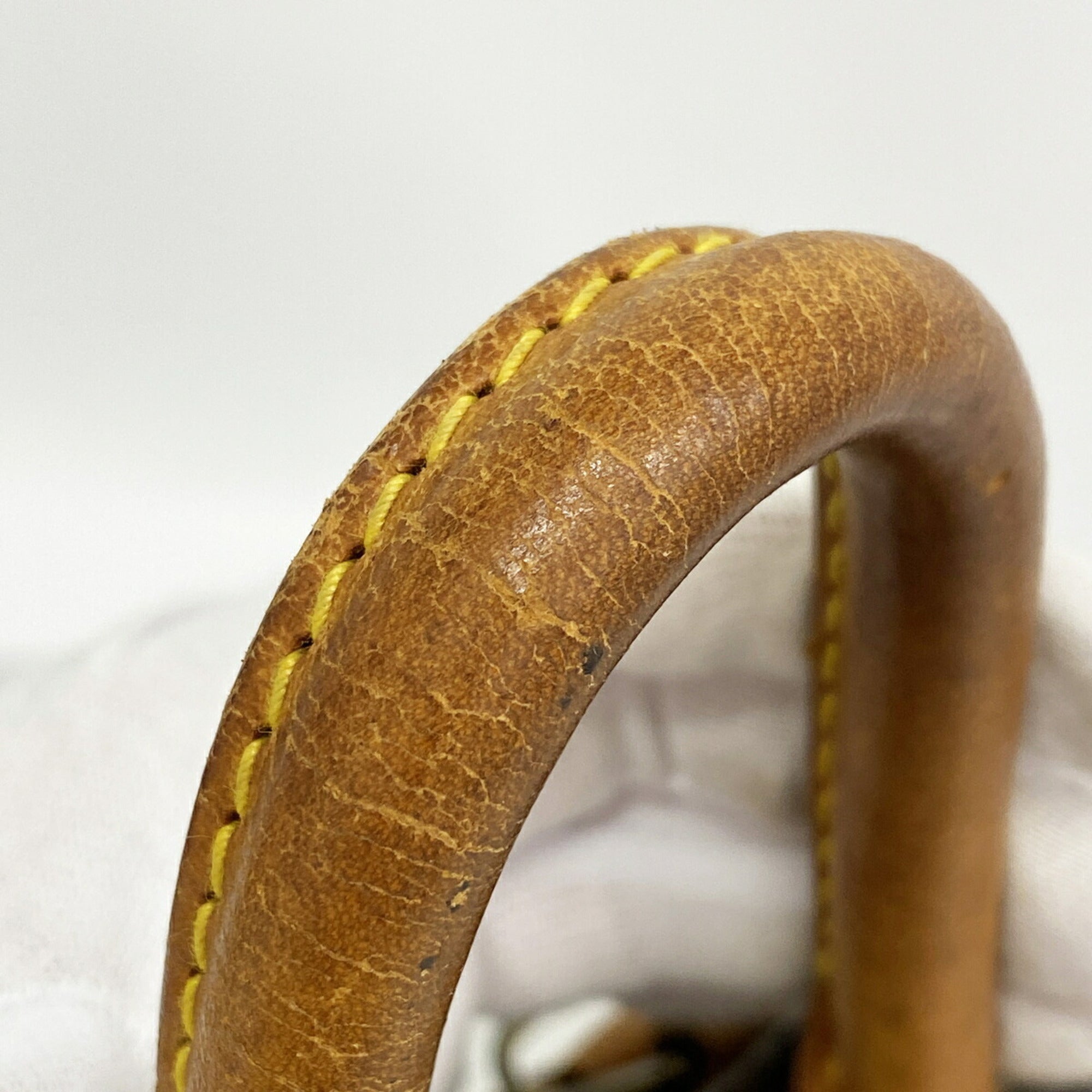 Louis Vuitton Brown Handbag (Pre-Owned)