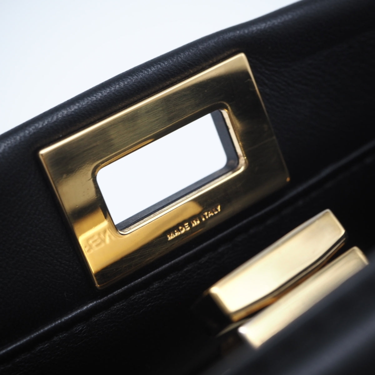 Fendi Black Leather Handbag (Pre-Owned)
