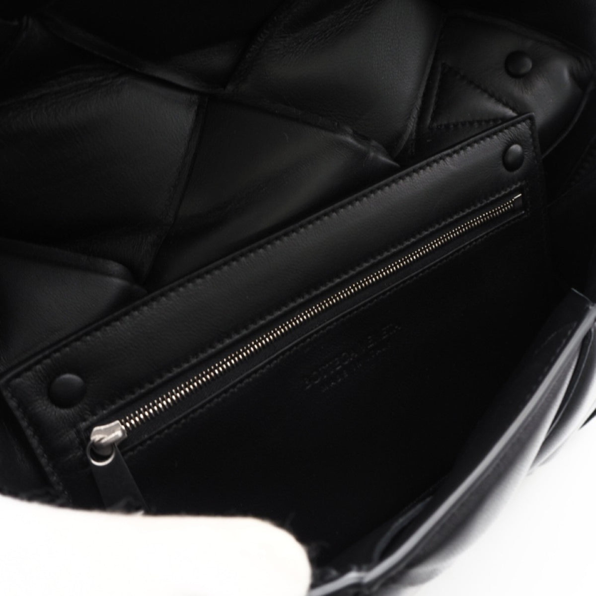Bottega Veneta Black Leather Shoulder Bag (Pre-Owned)