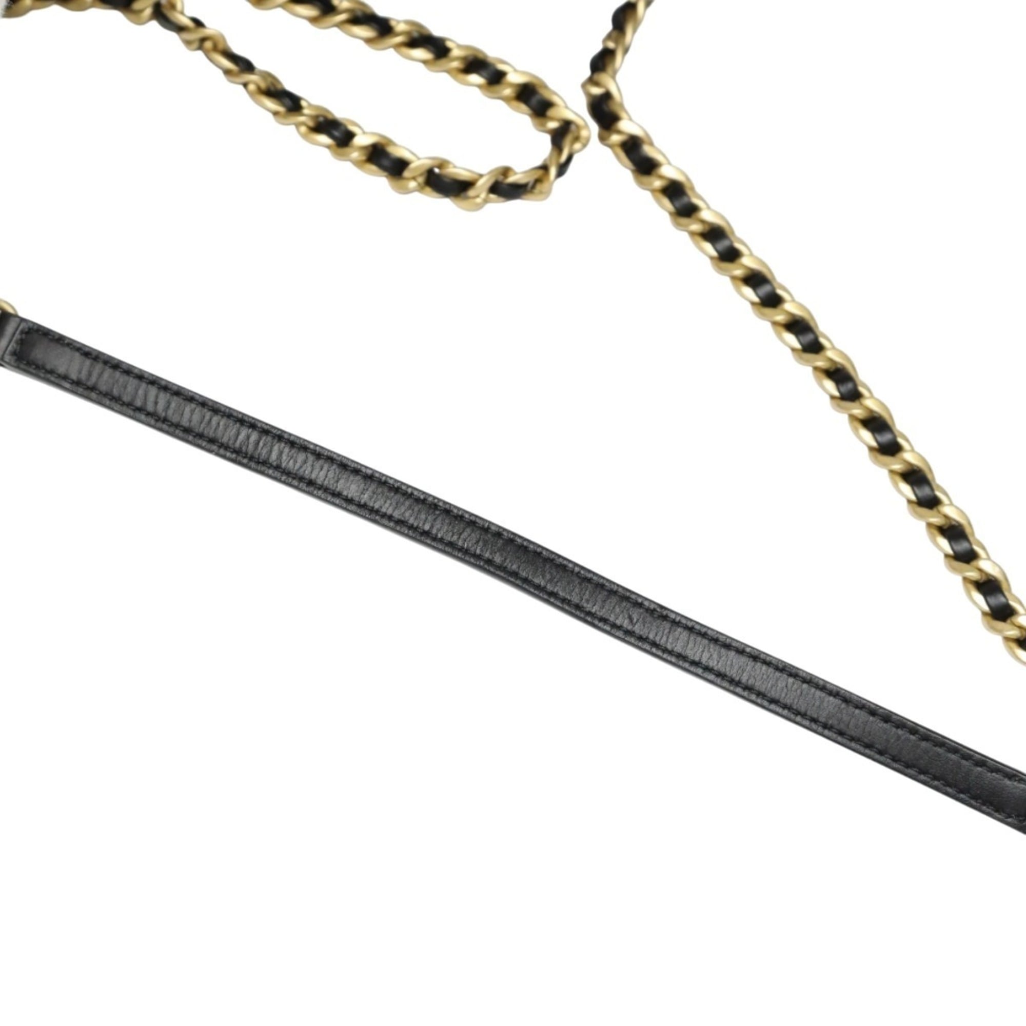 Chanel Black Leather Shoulder Bag (Pre-Owned)