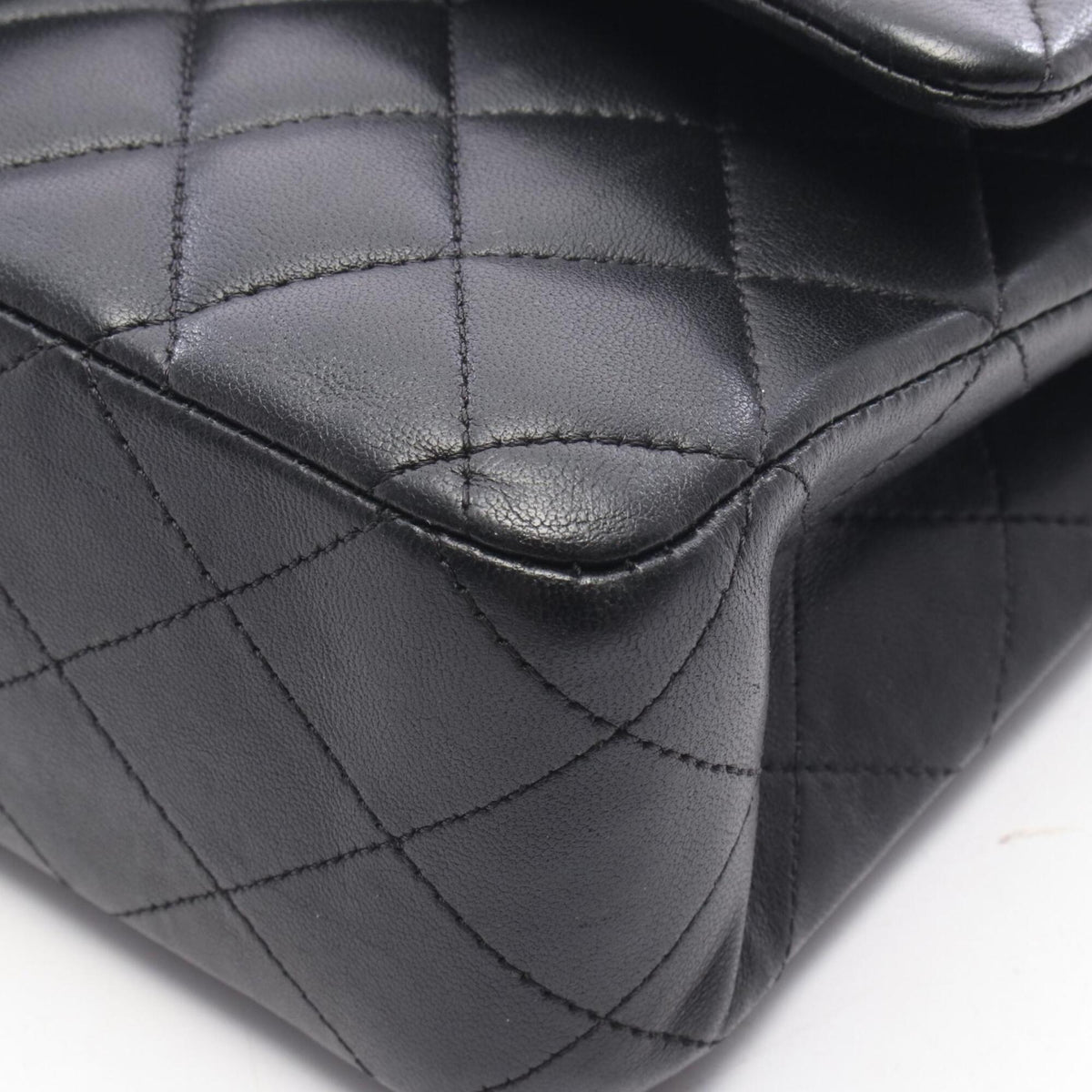 Chanel Black Leather Handbag Shoulder Bag (Pre-Owned)