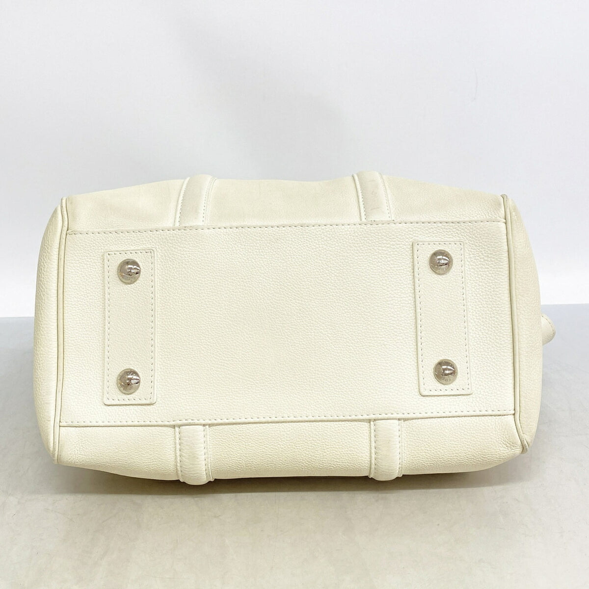 Louis Vuitton Blanc Casse Handbag (Pre-Owned)