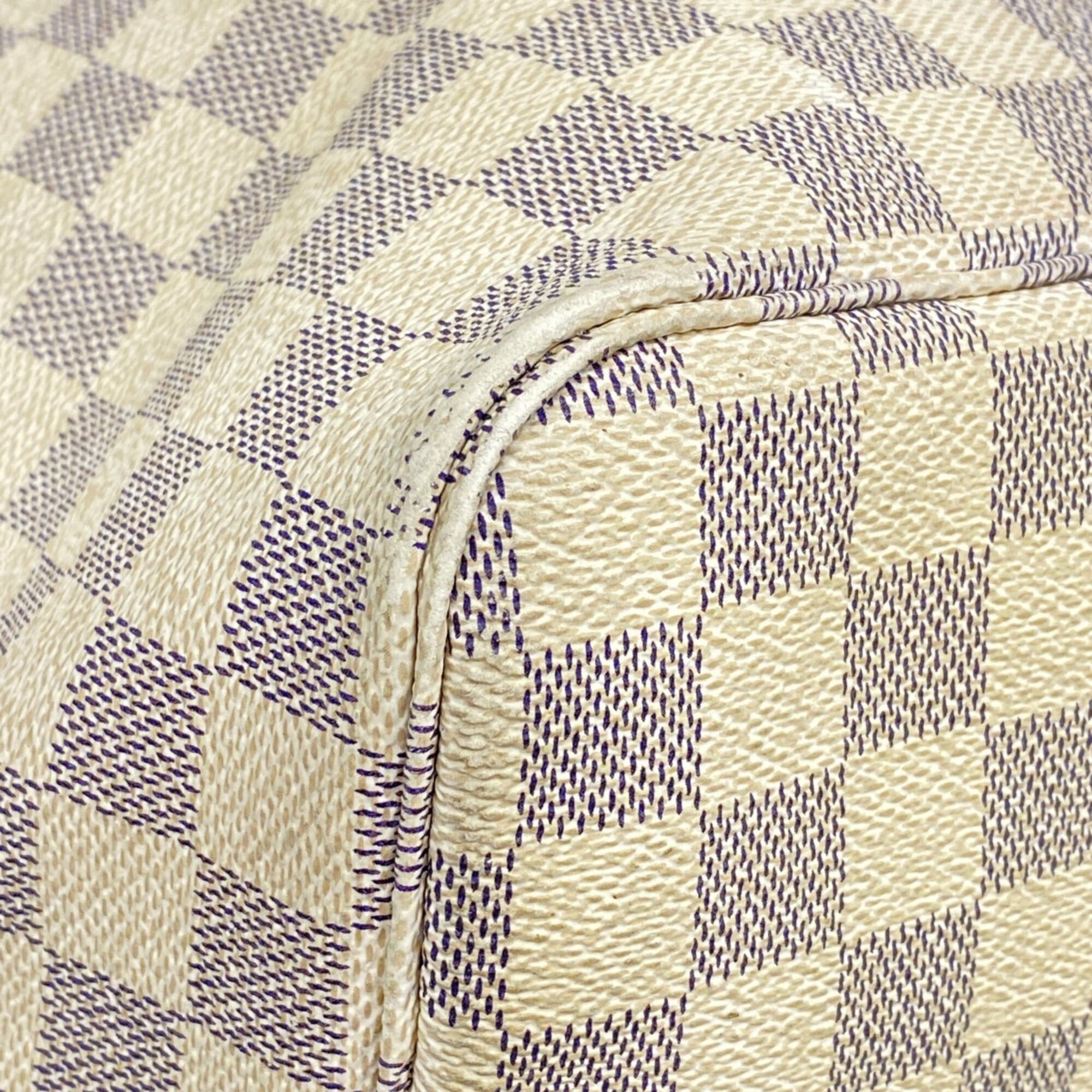 Louis Vuitton White Tote Bag (Pre-Owned)